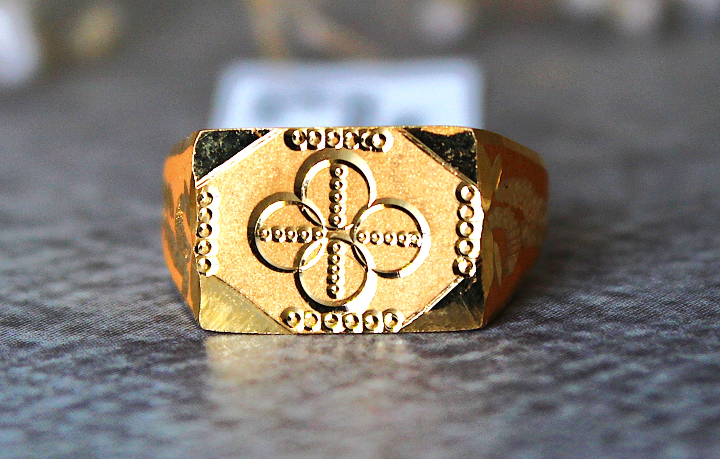 GENTS DESIGN GOLD RING 