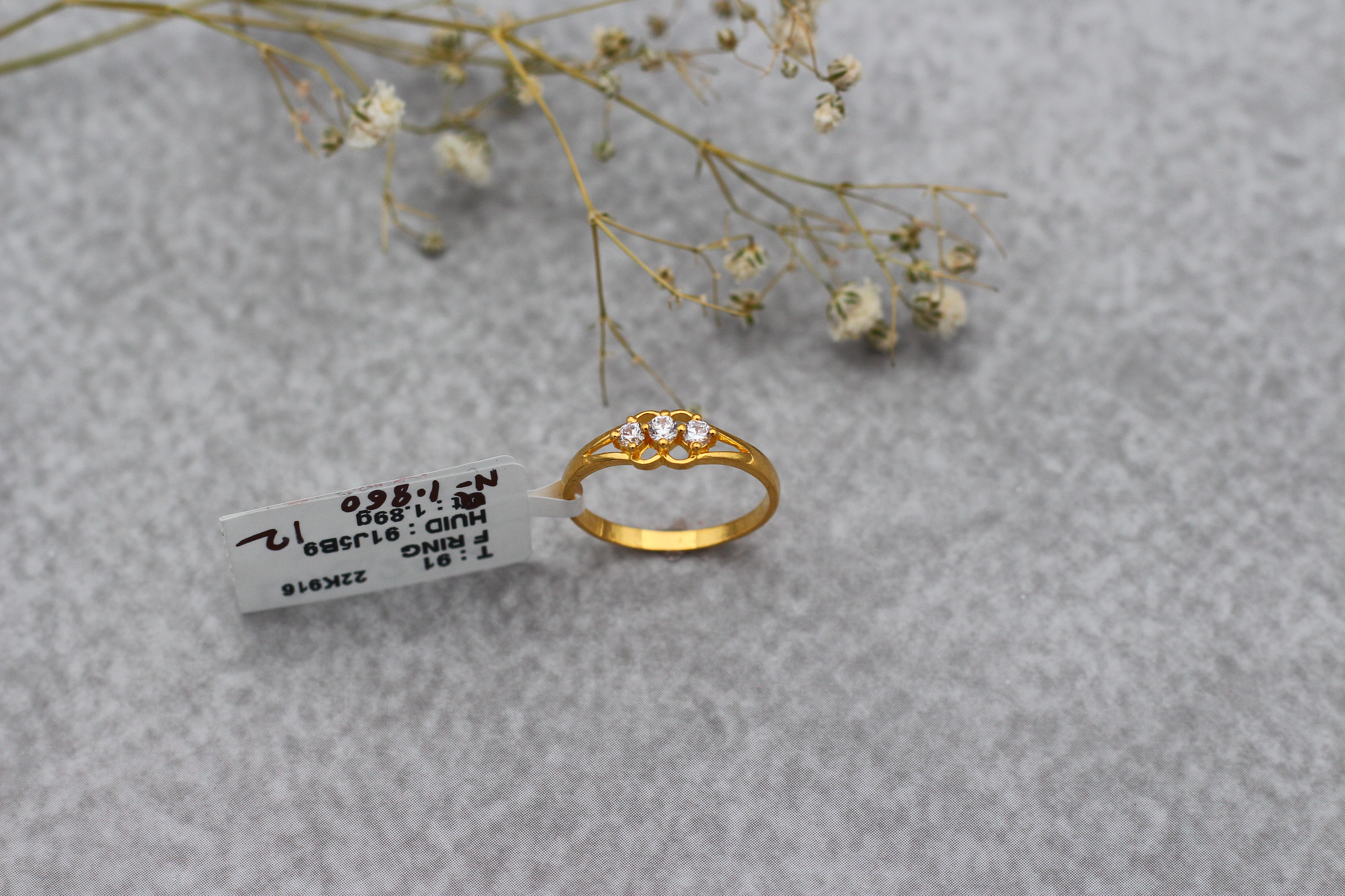 LADIES GOLD DESIGN RING