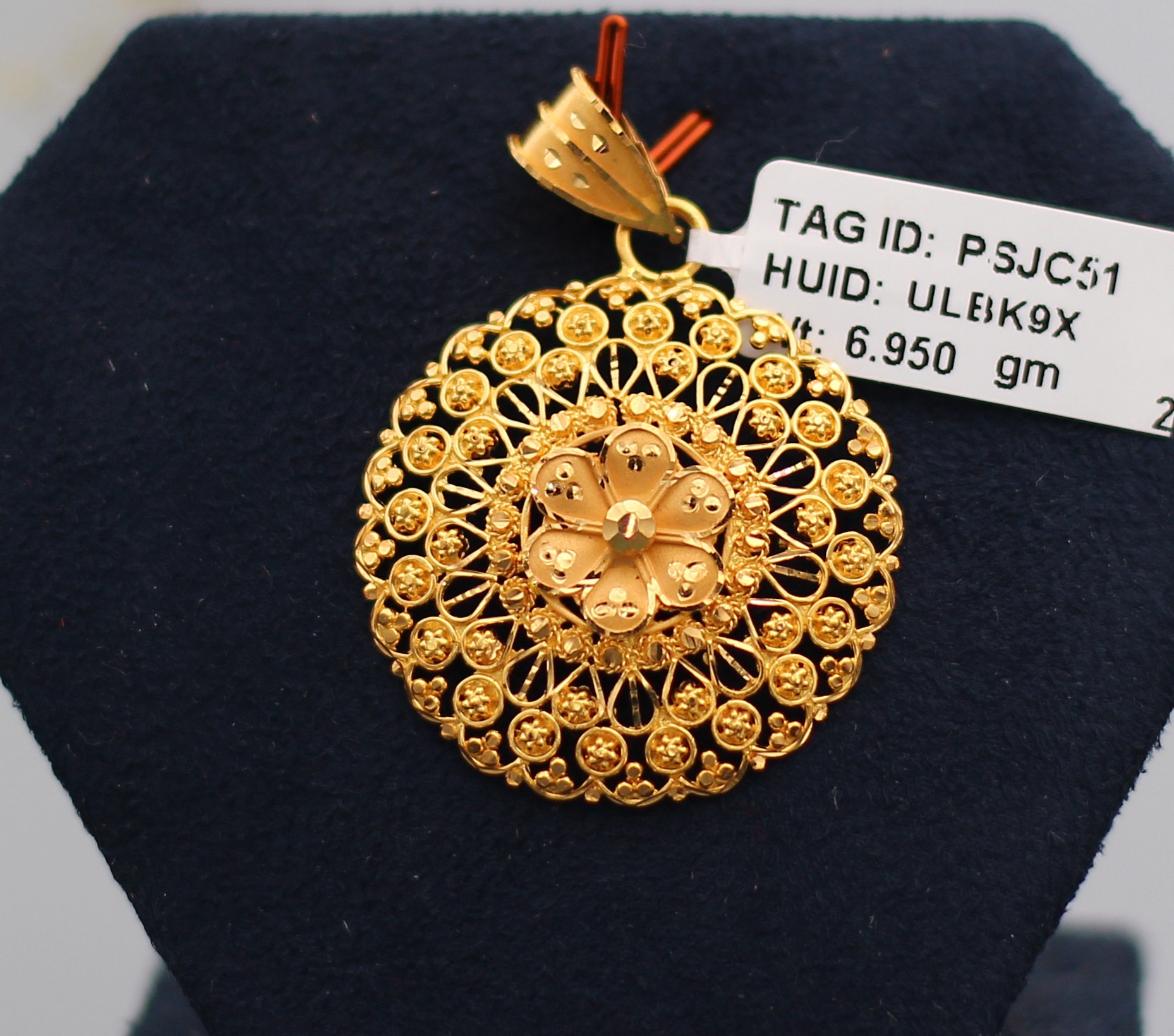LOCKET
