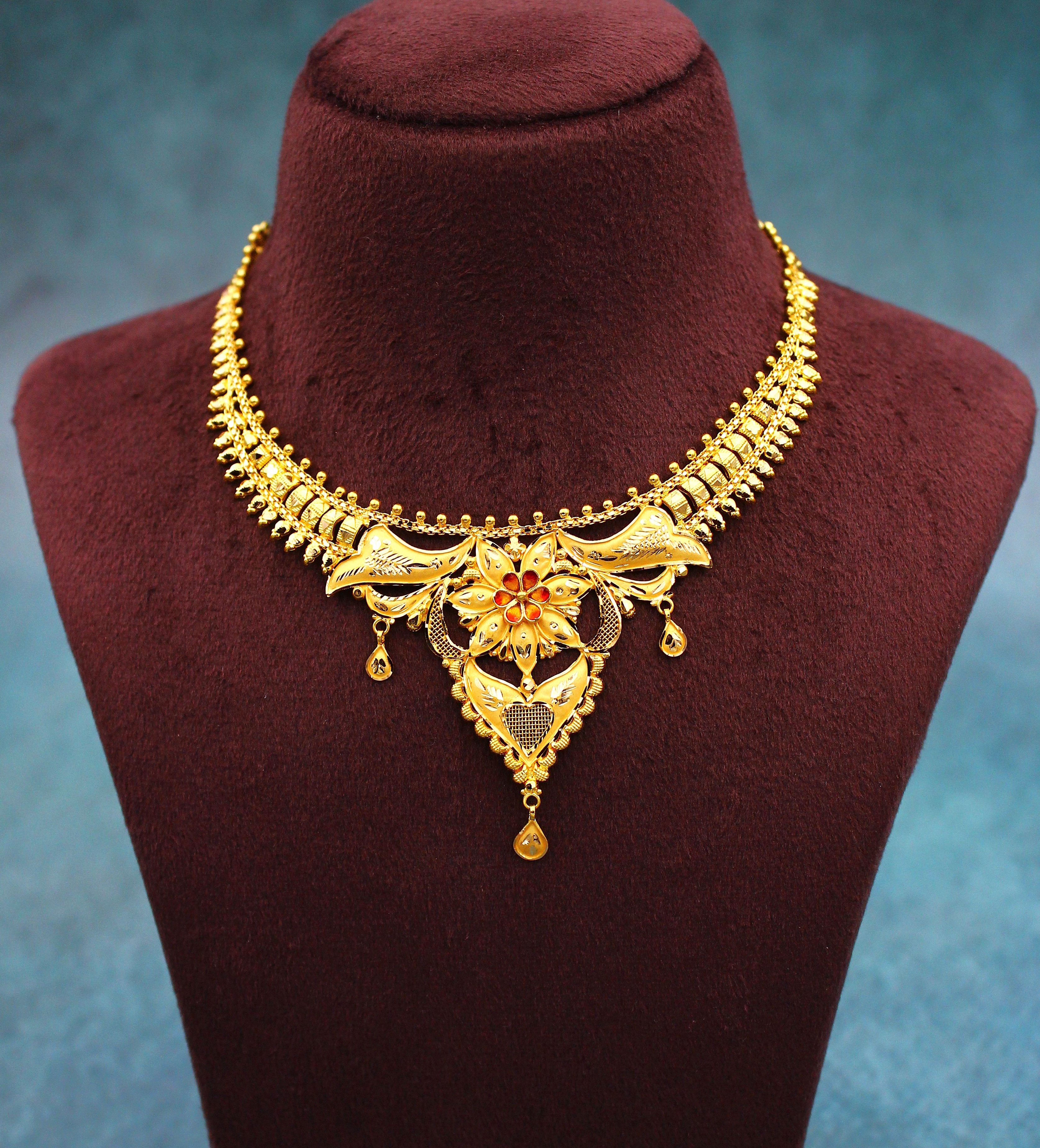 NECKLACE