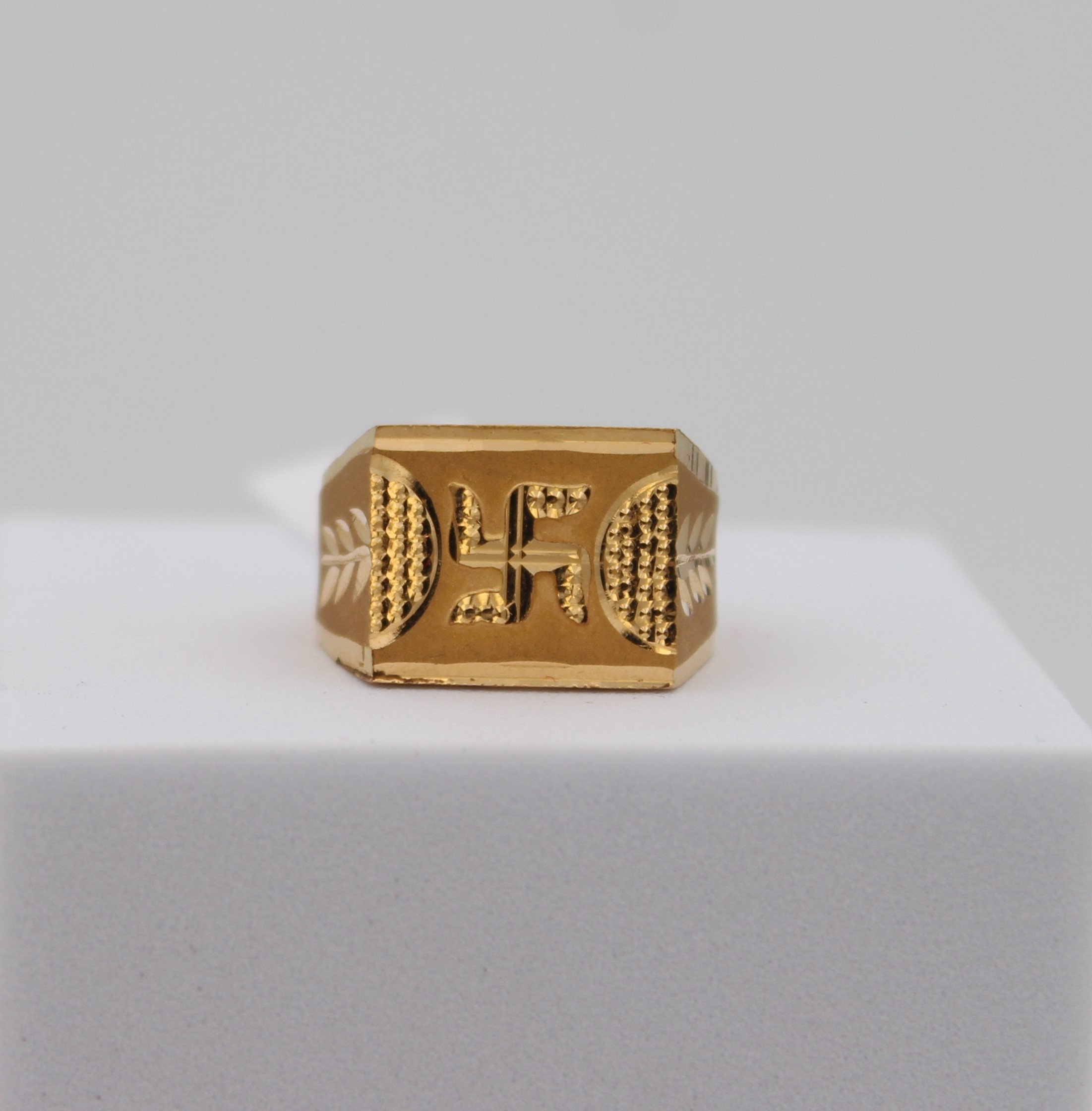 GENTS RING