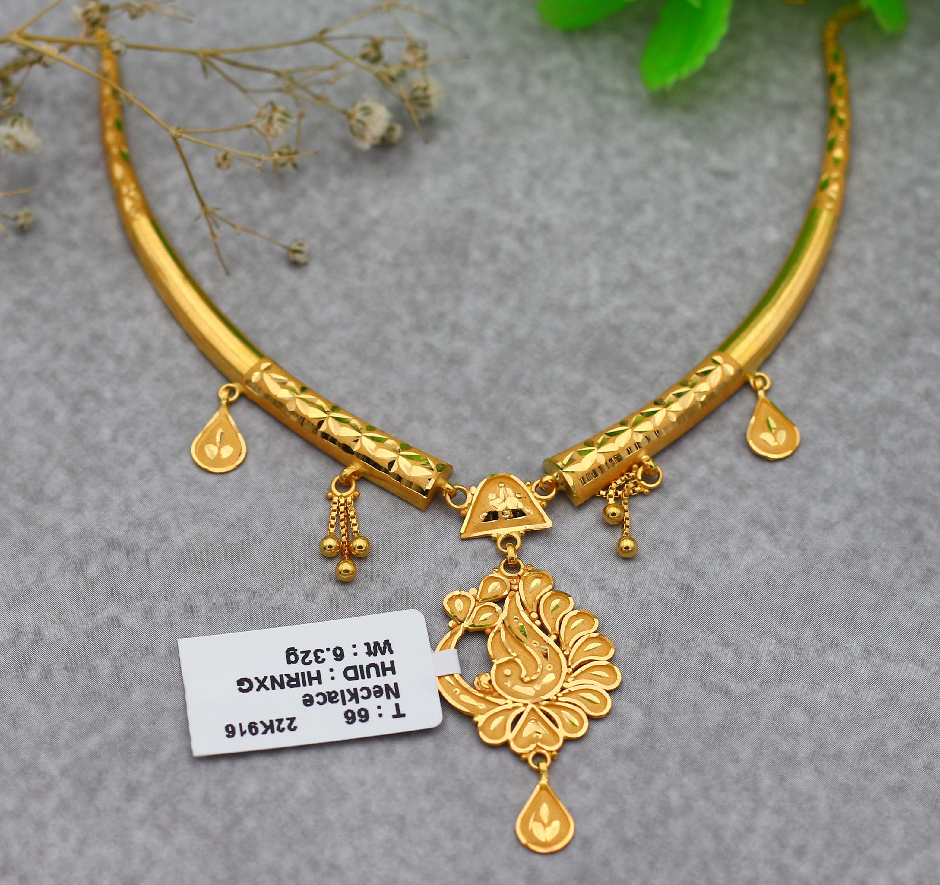 NECKLACE