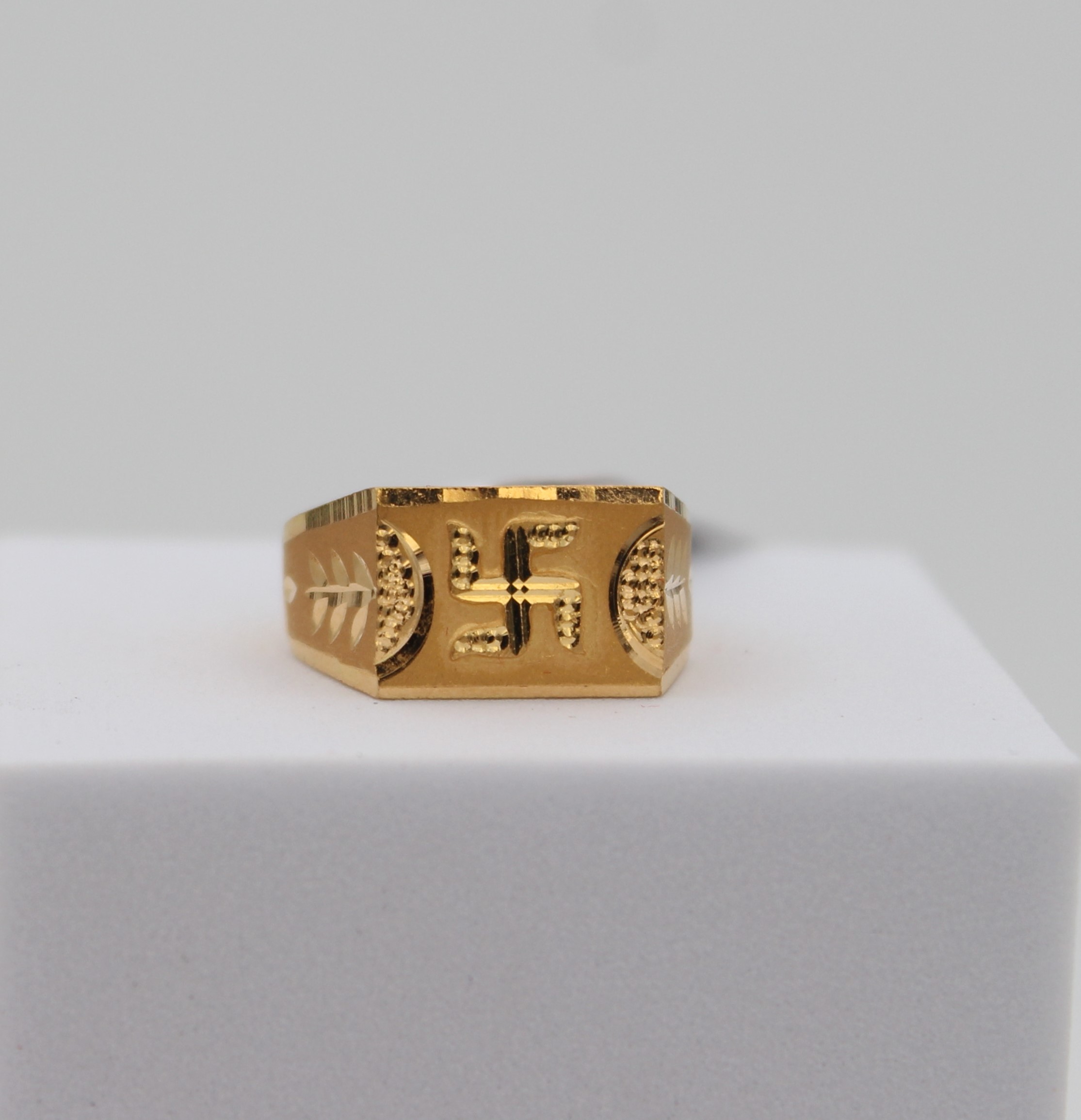 GENTS RING