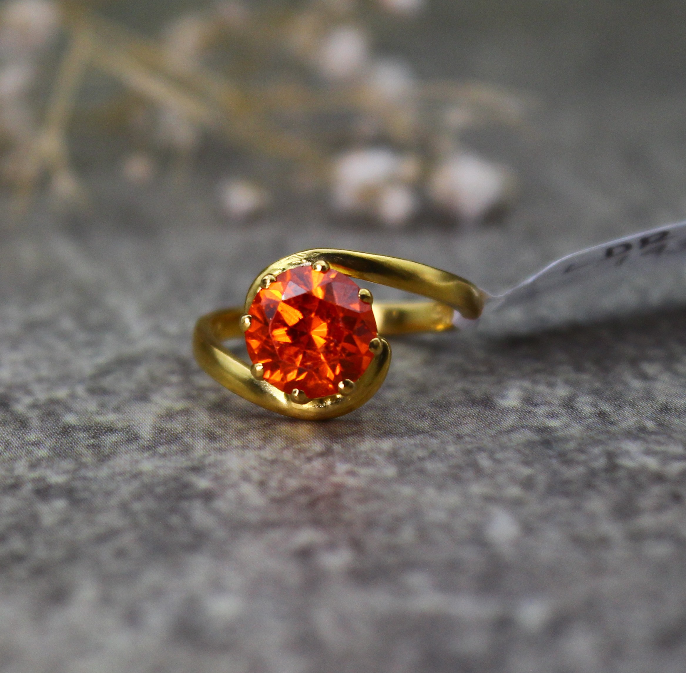 LADIES GOLD DESIGN RING