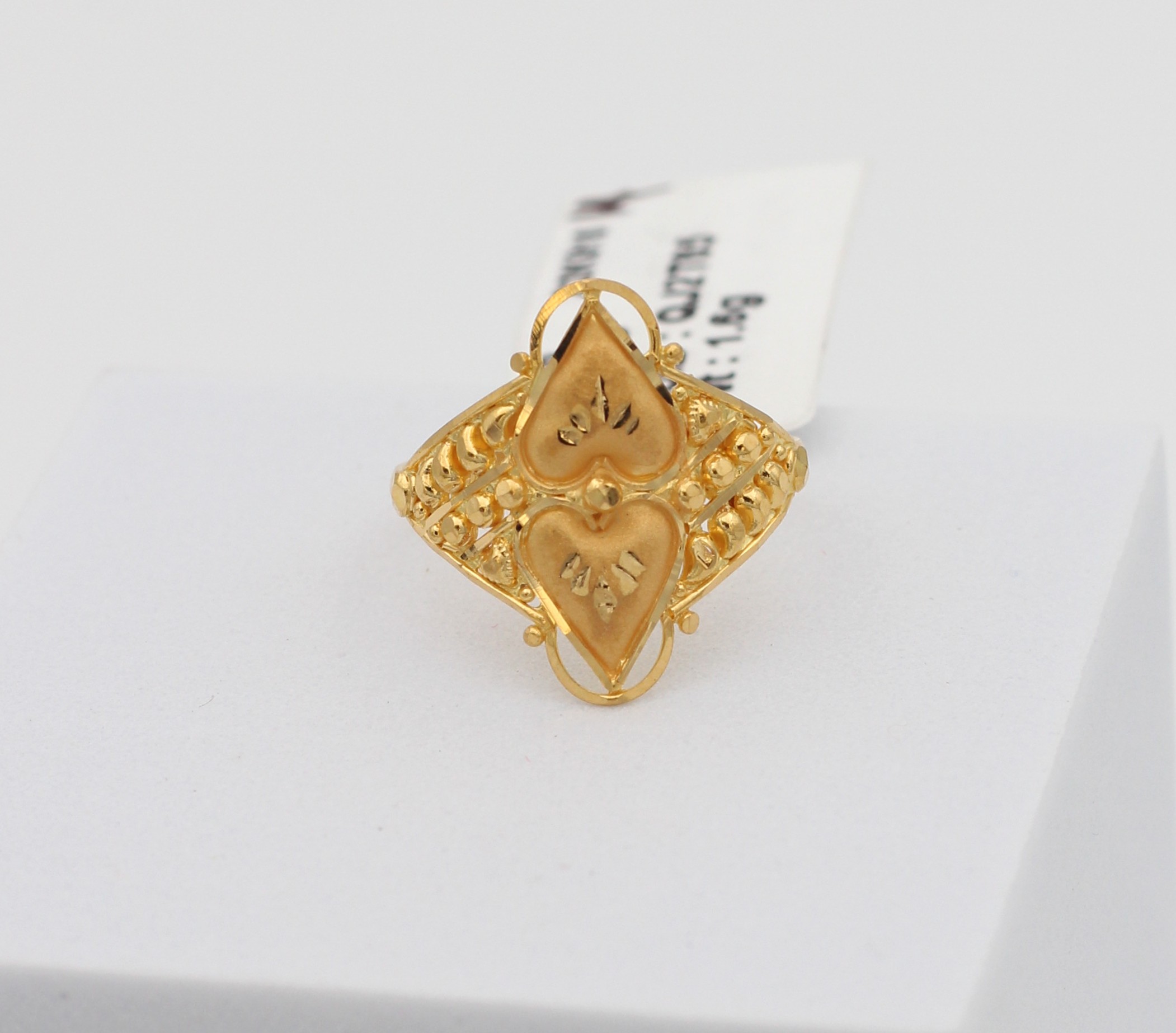 LADIES GOLD DESIGN RING