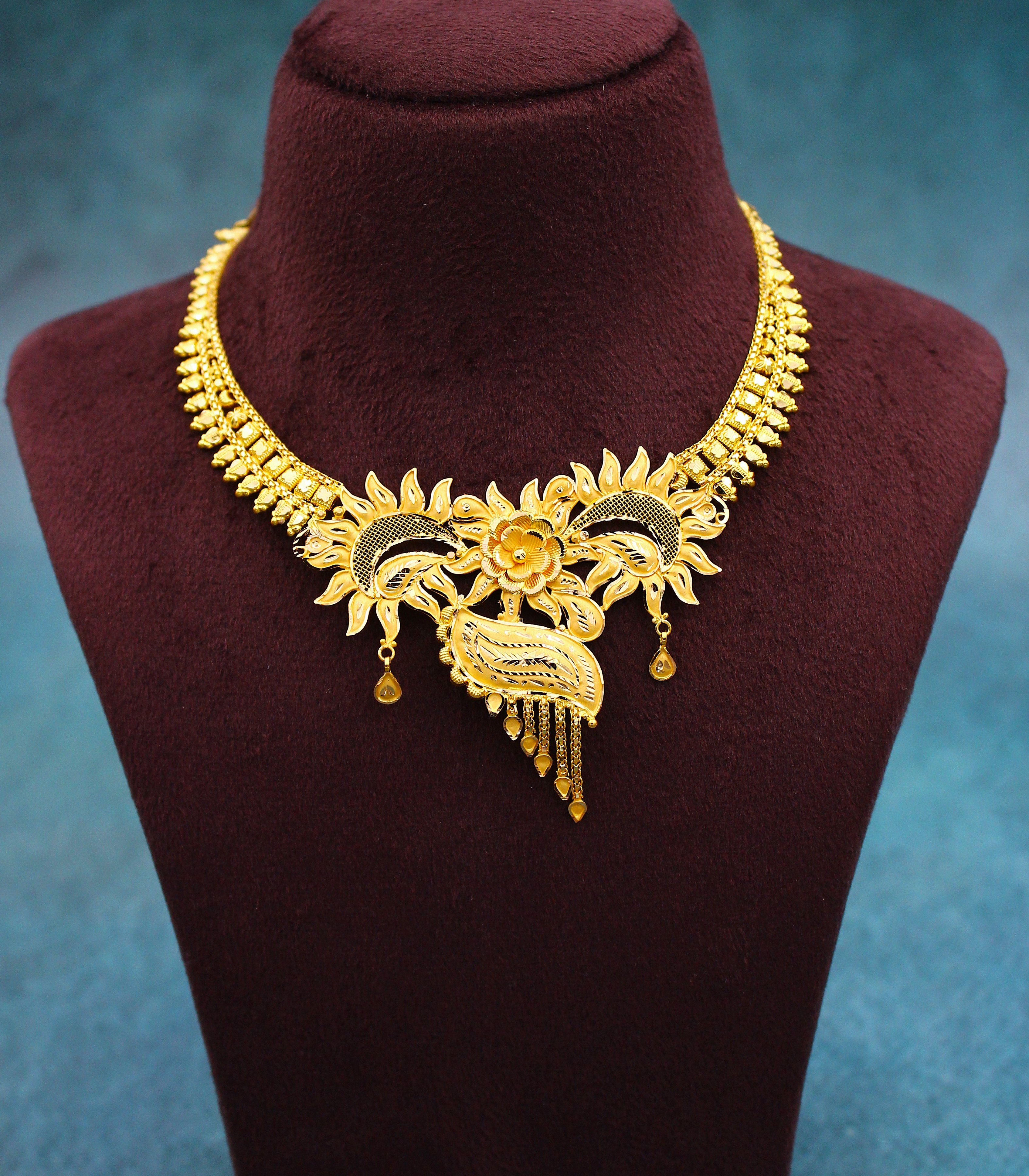 NECKLACE