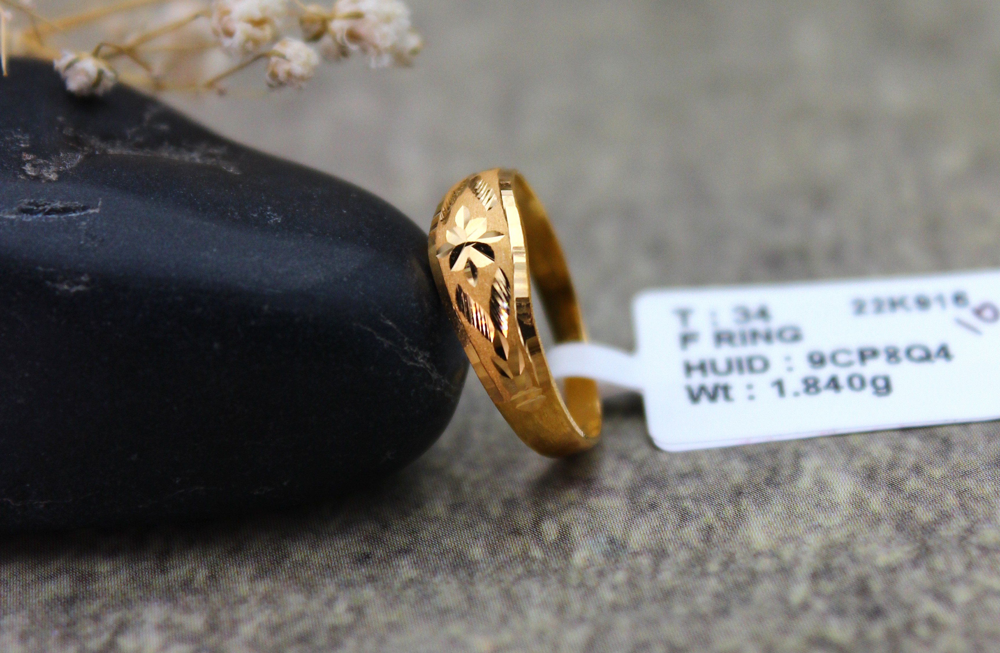 LADIES GOLD DESIGN RING