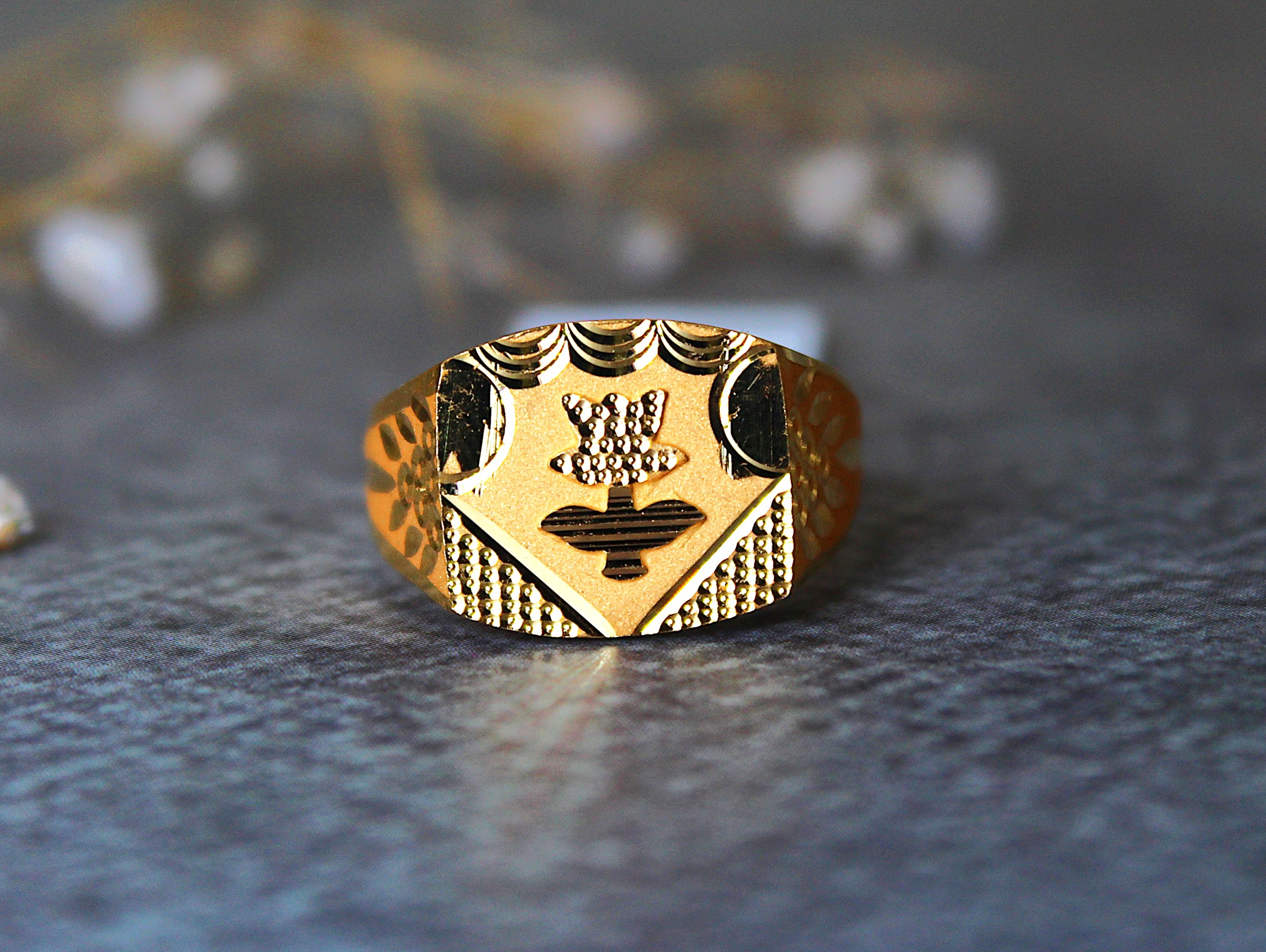 GENTS DESIGN GOLD RING 