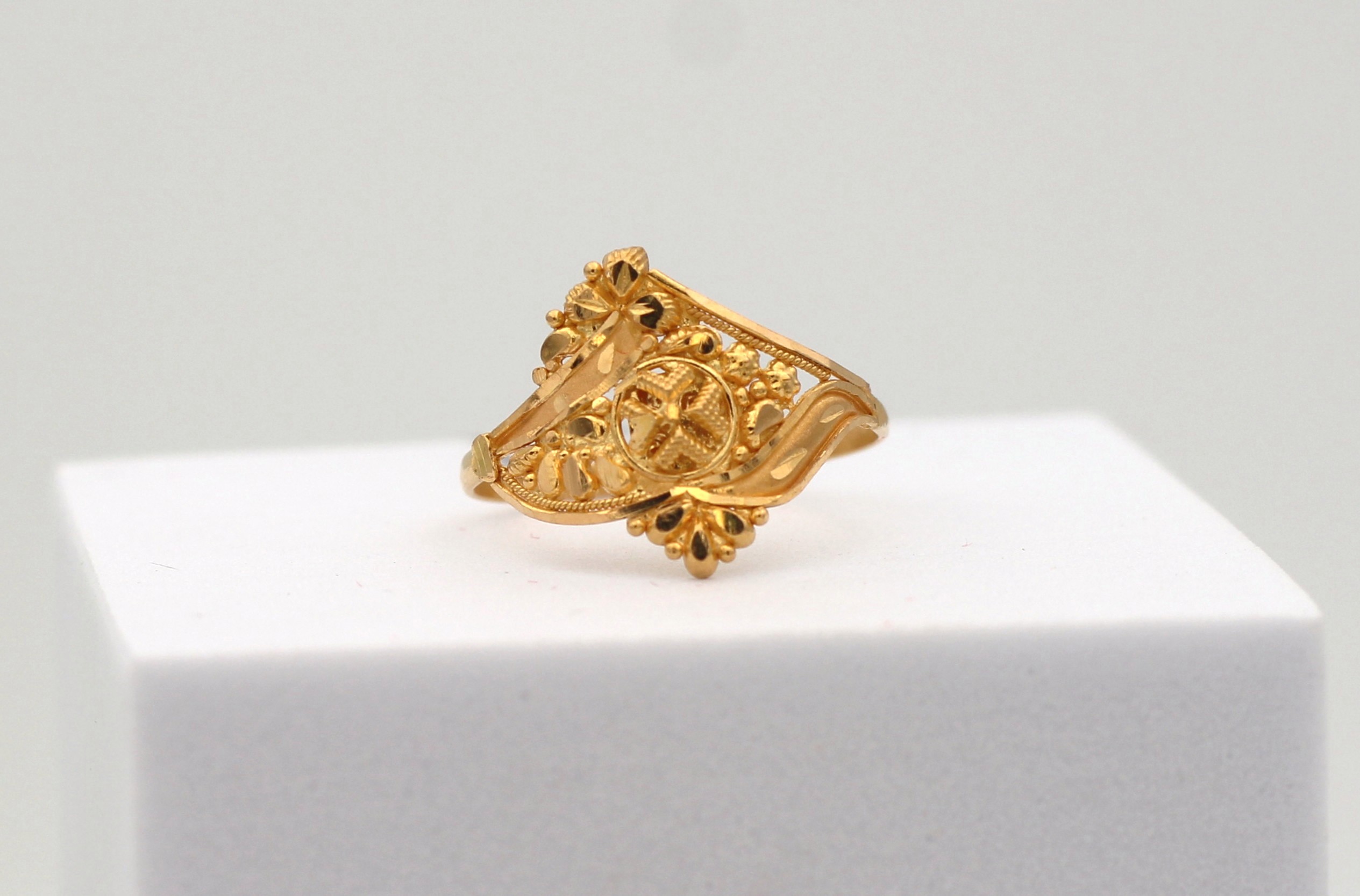 LADIES RING