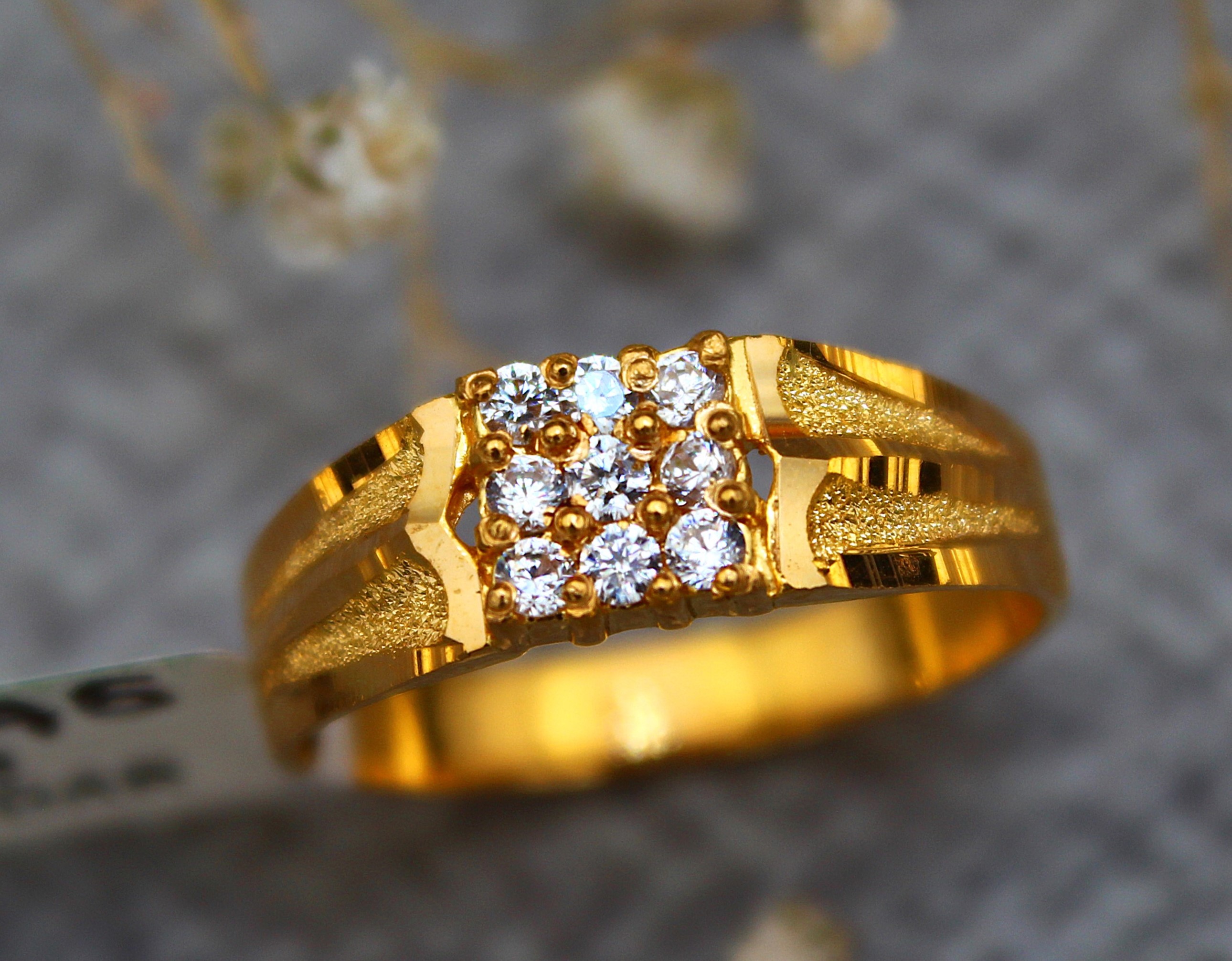 GENTS DESIGN GOLD RING 