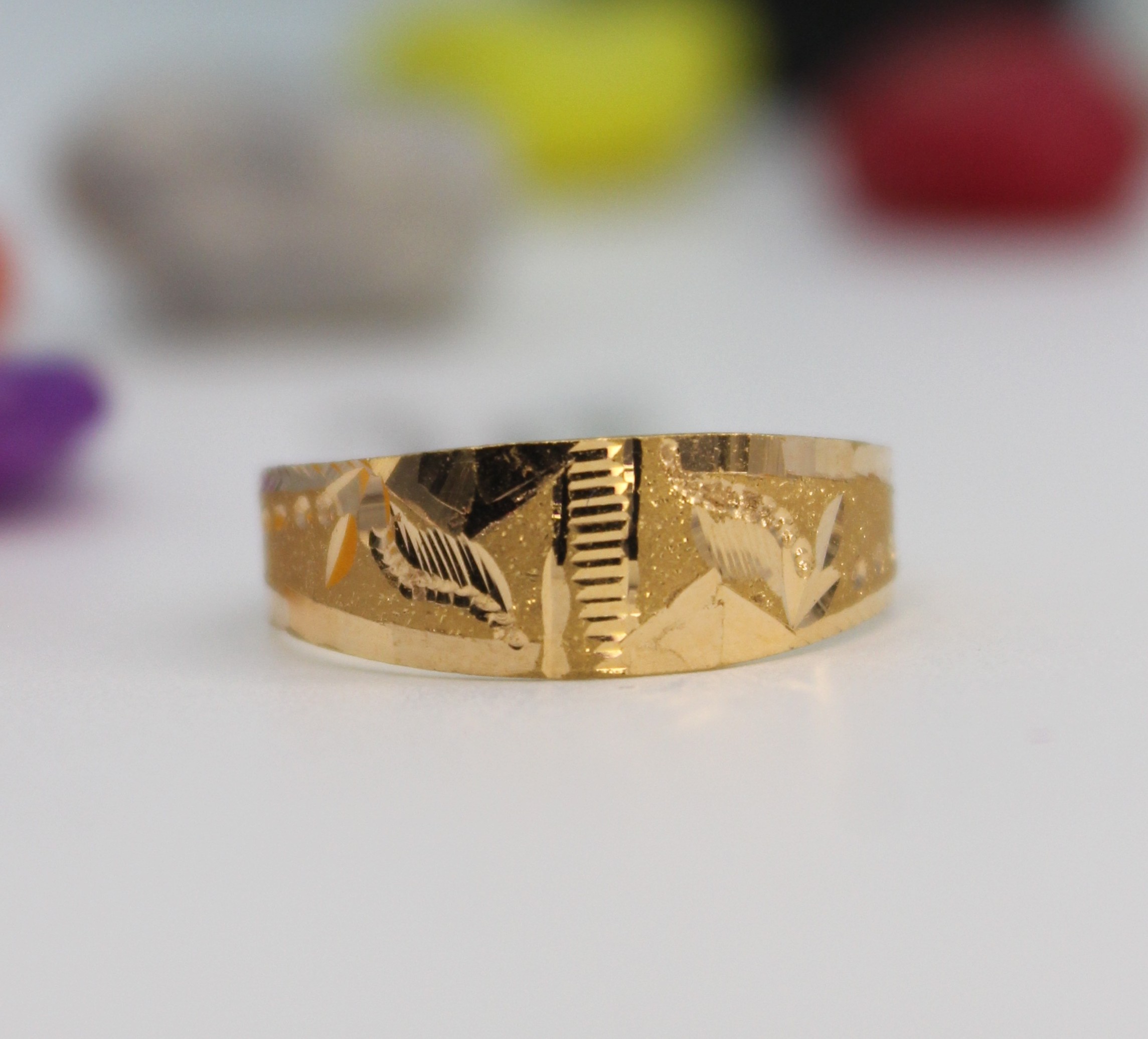 LADIES GOLD DESIGN RING