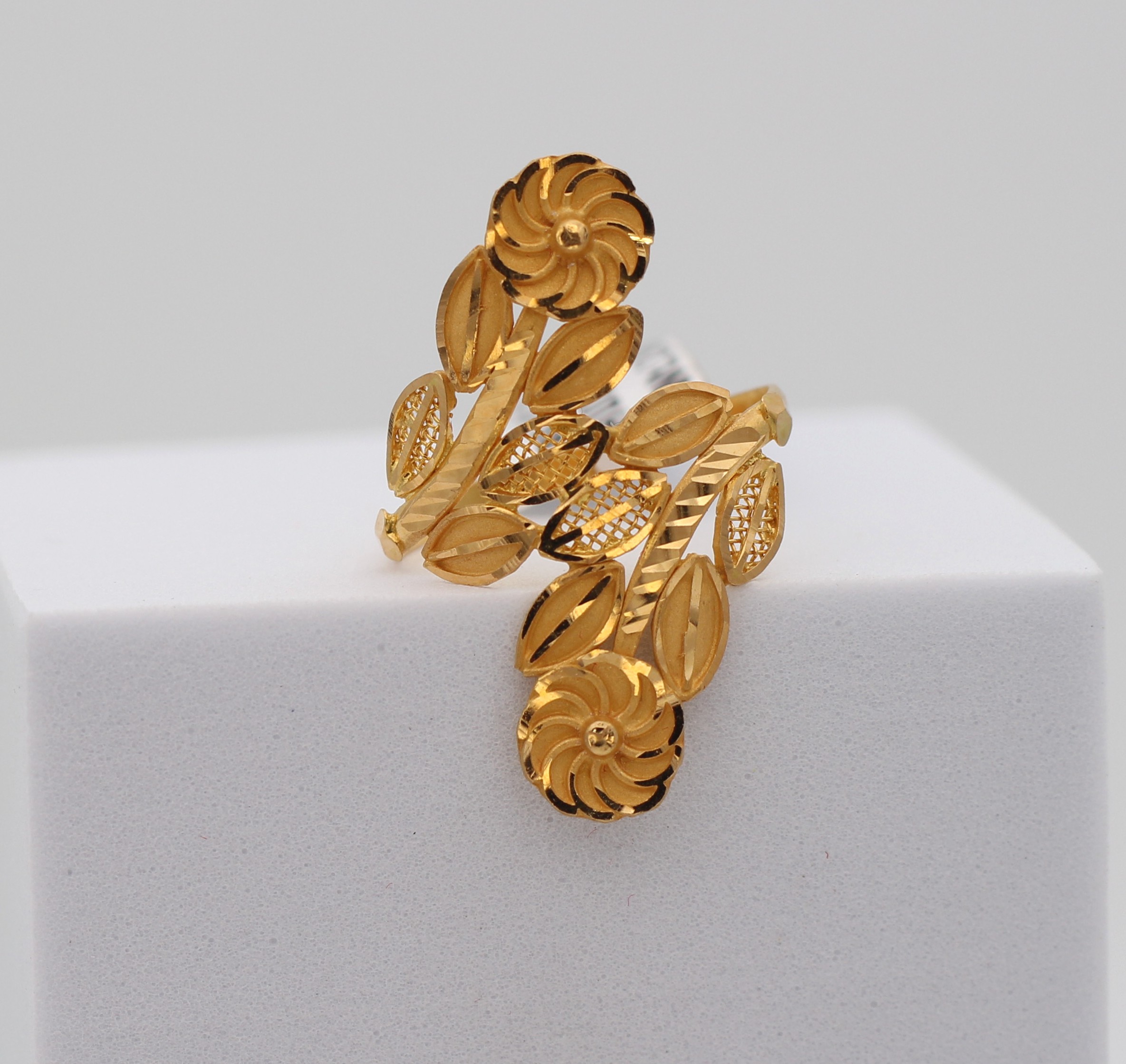 LADIES RING