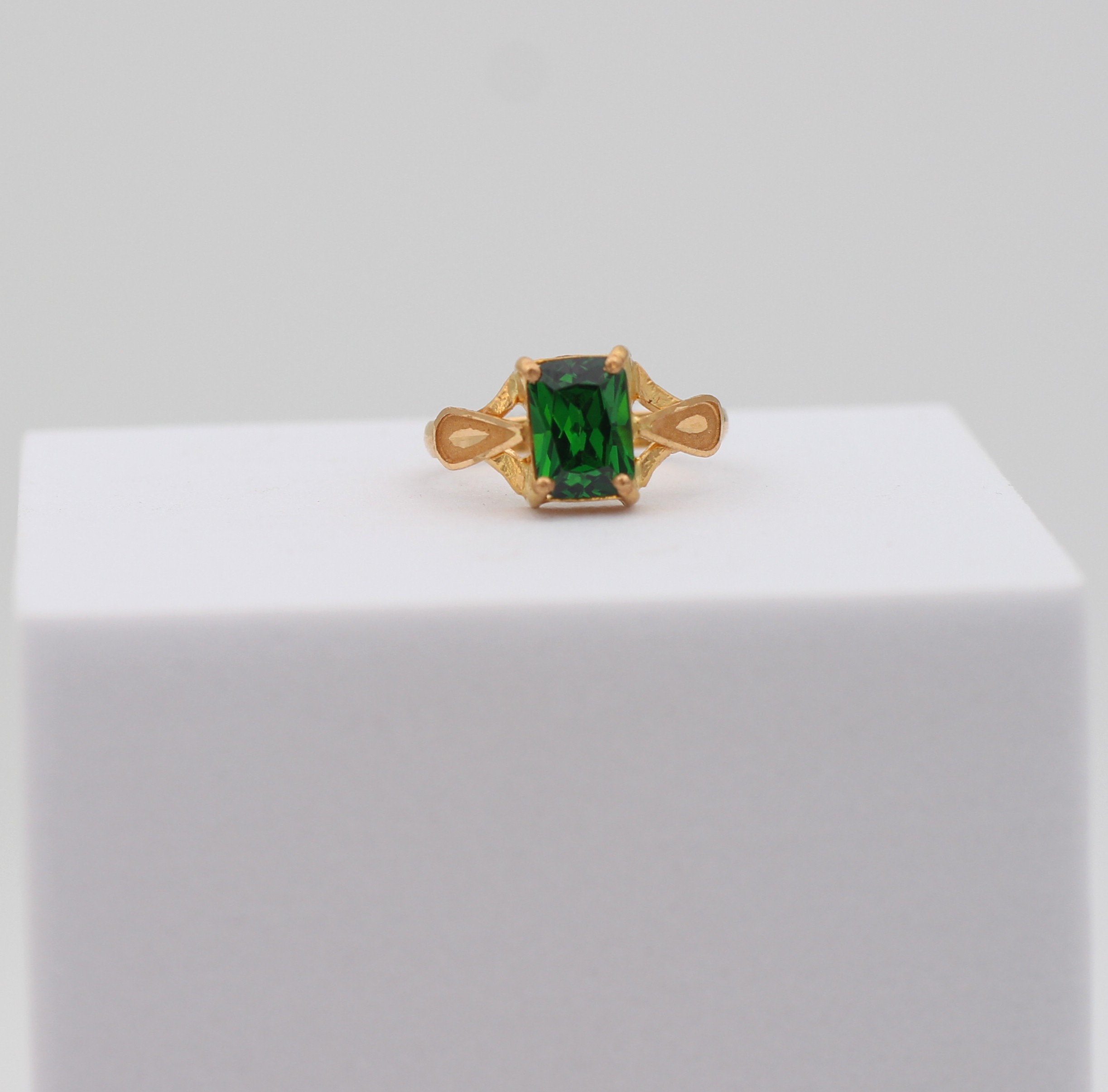 LADIES RING