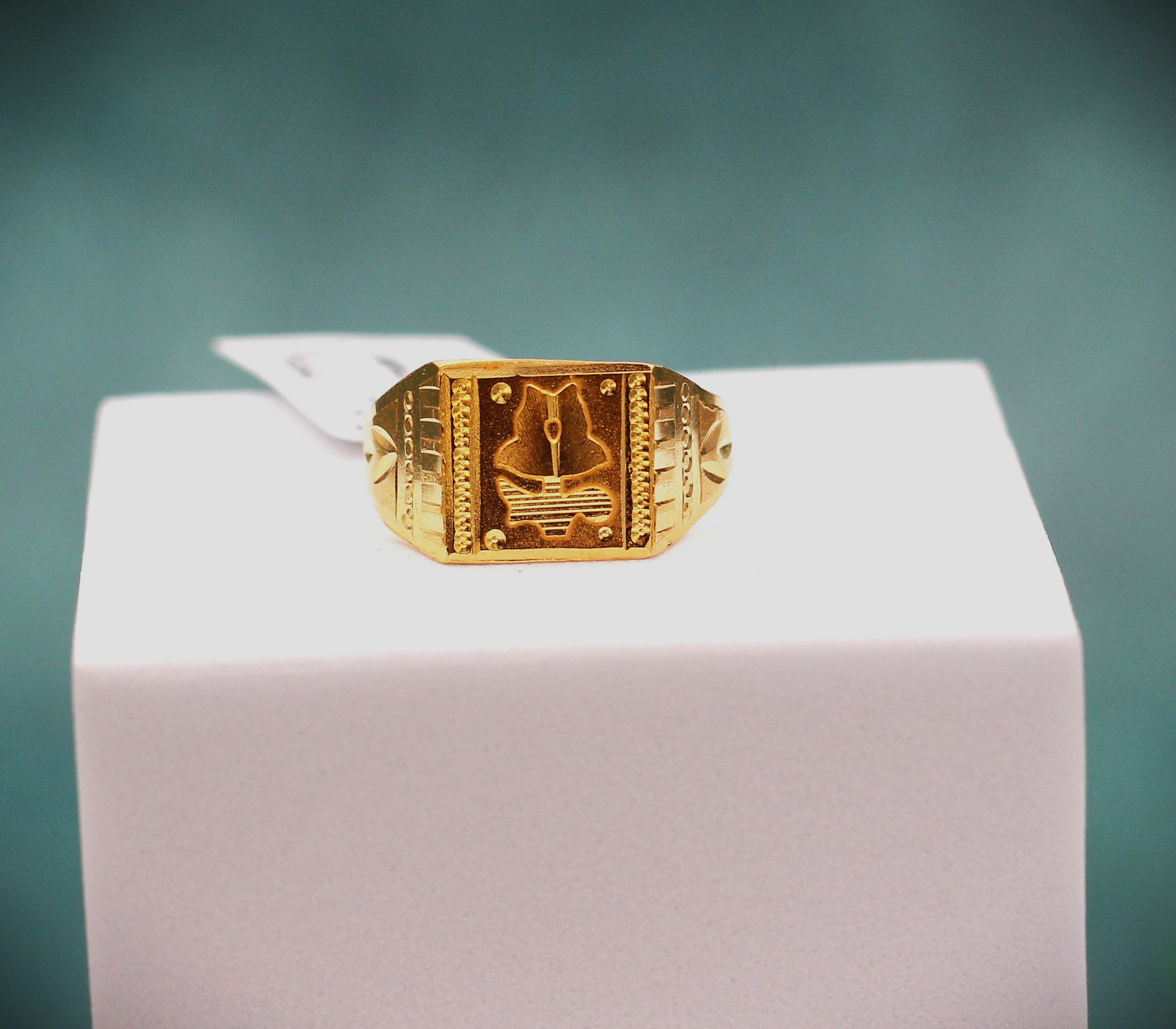 GENTS DESIGN GOLD RING 
