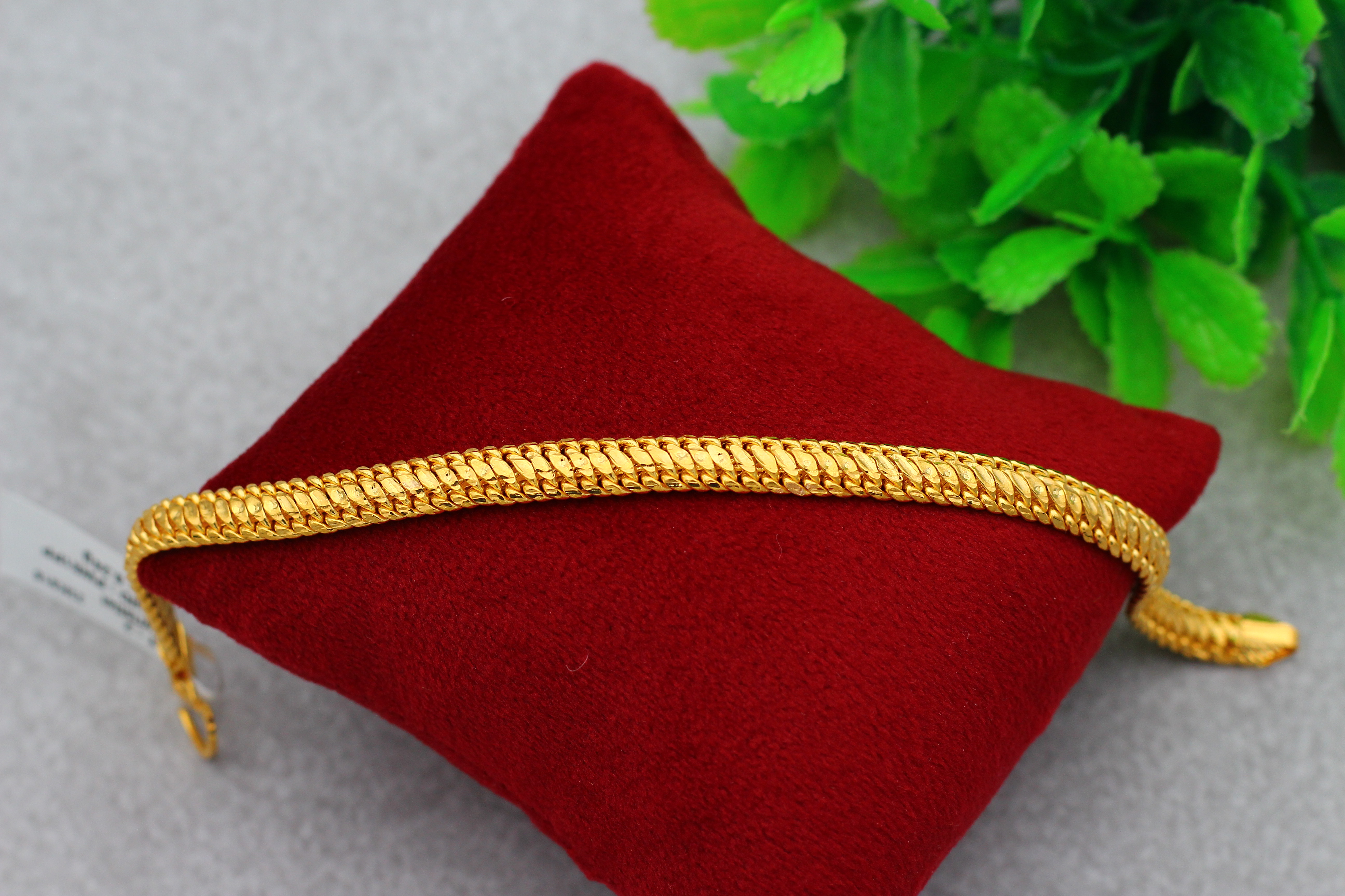 BRACELET