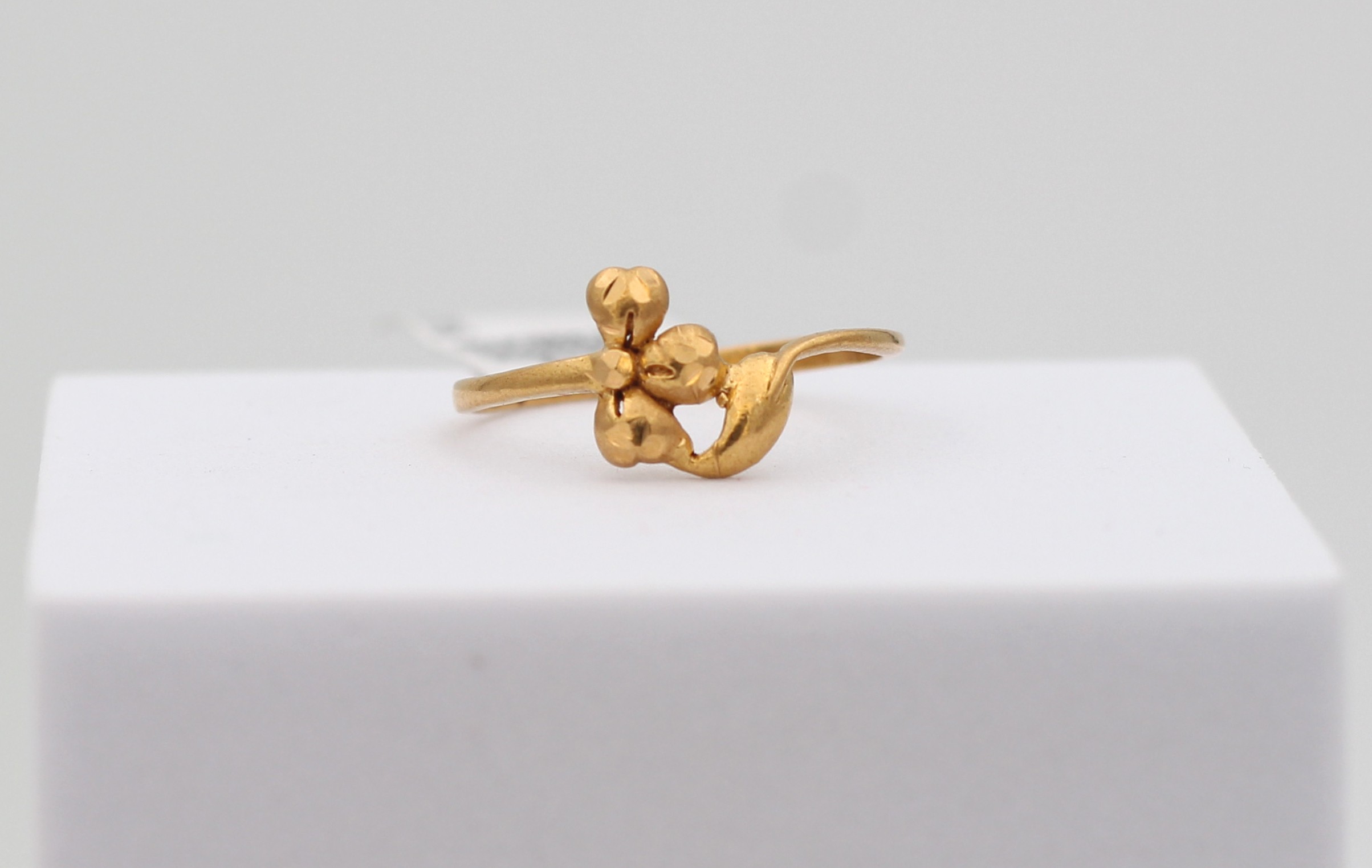 LADIES RING