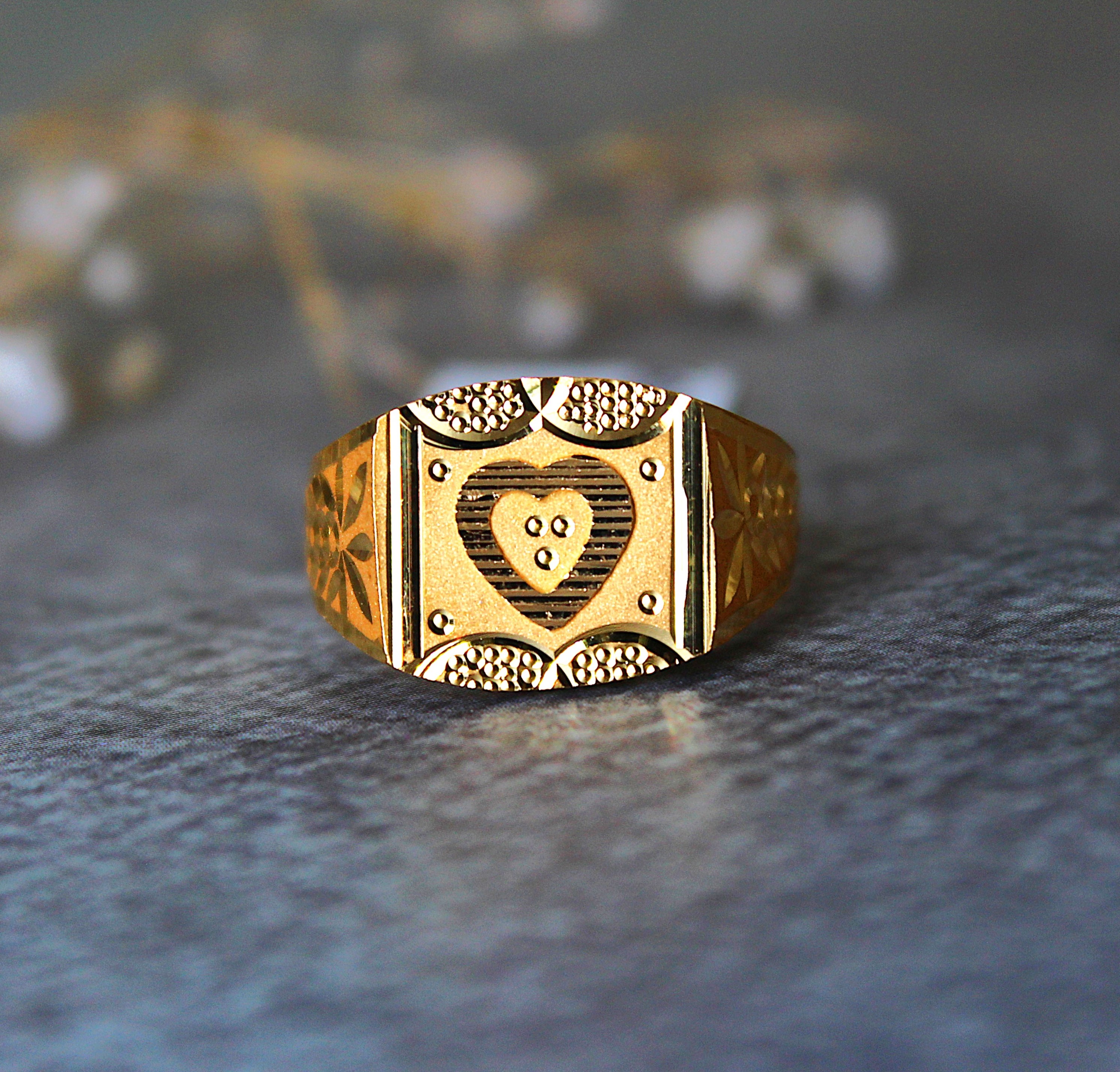 GENTS DESIGN GOLD RING 