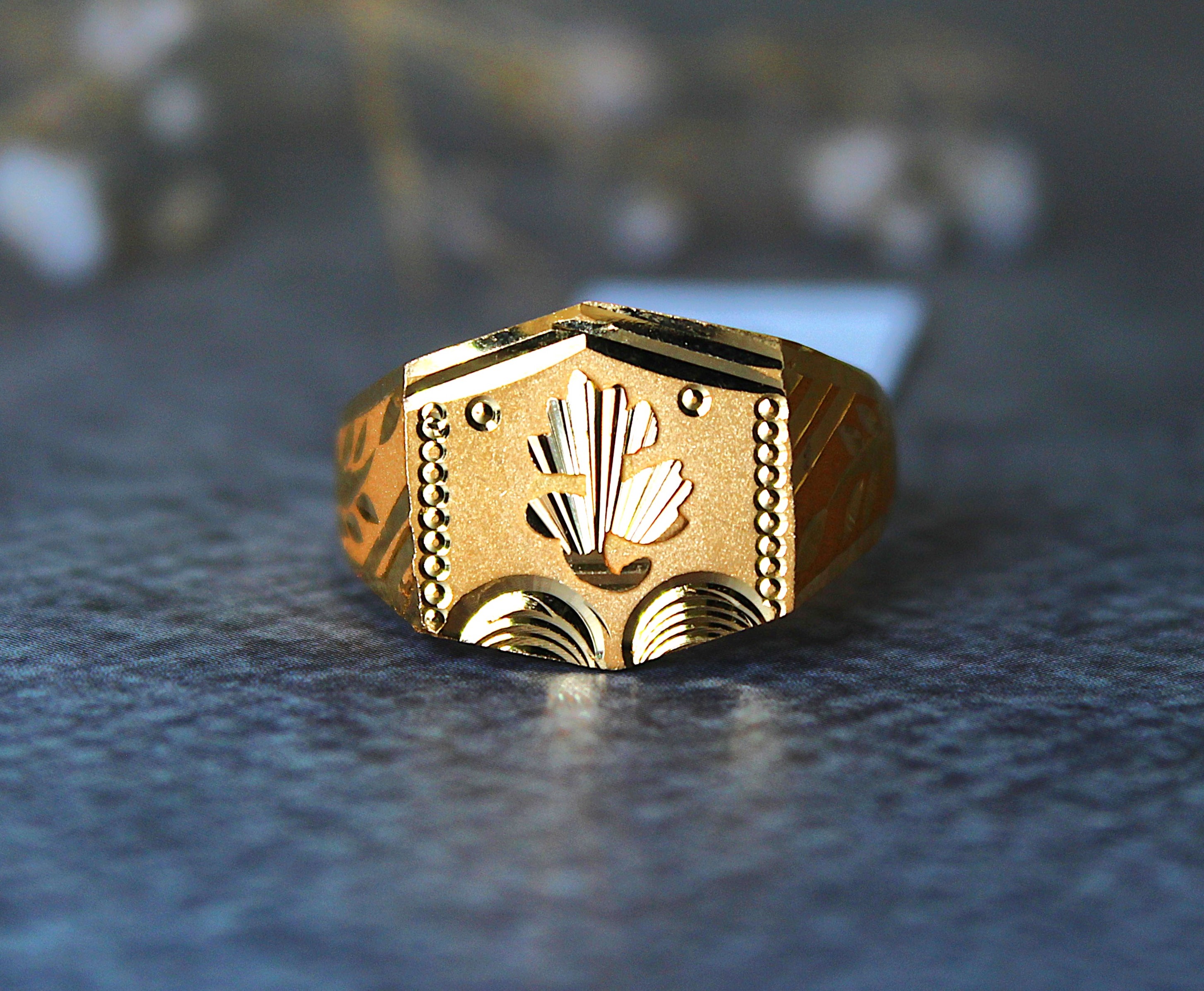 GENTS DESIGN GOLD RING 