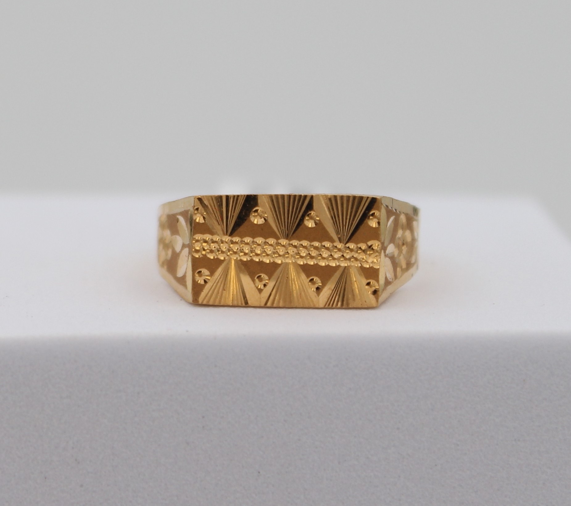 GENTS RING