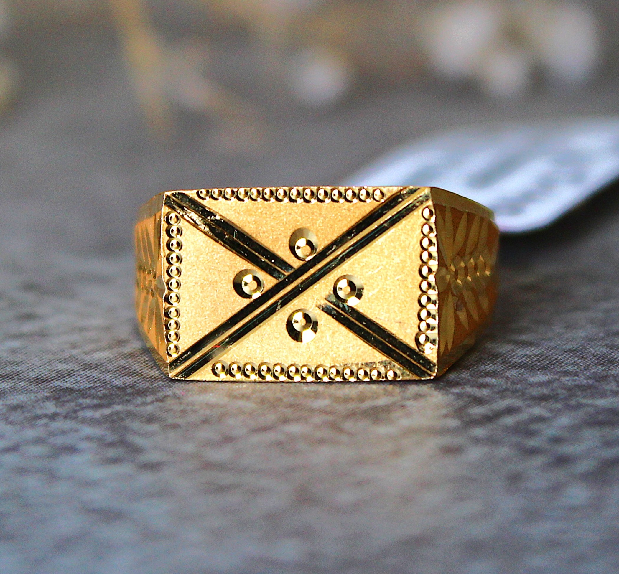 GENTS DESIGN GOLD RING 