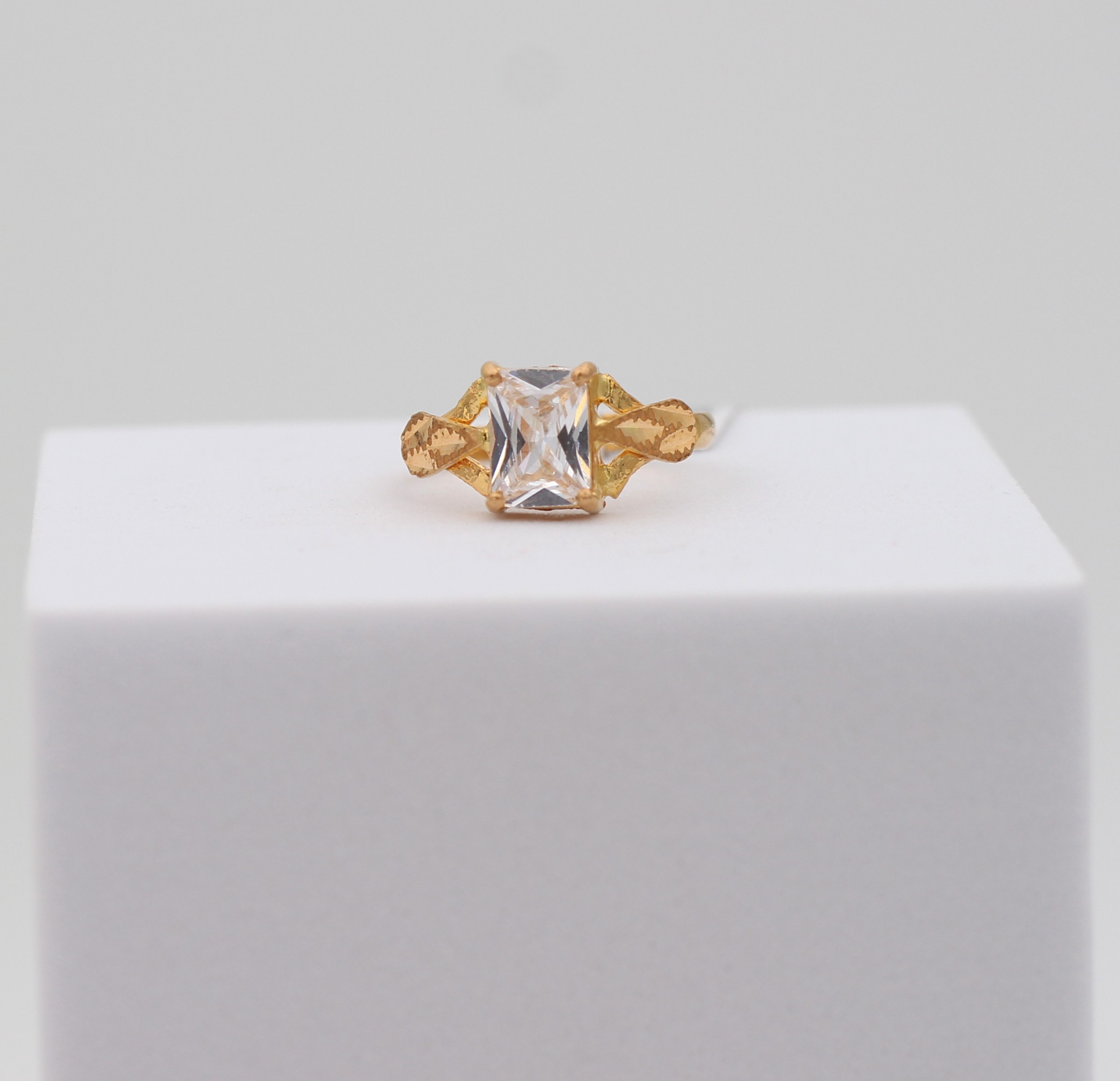 LADIES RING