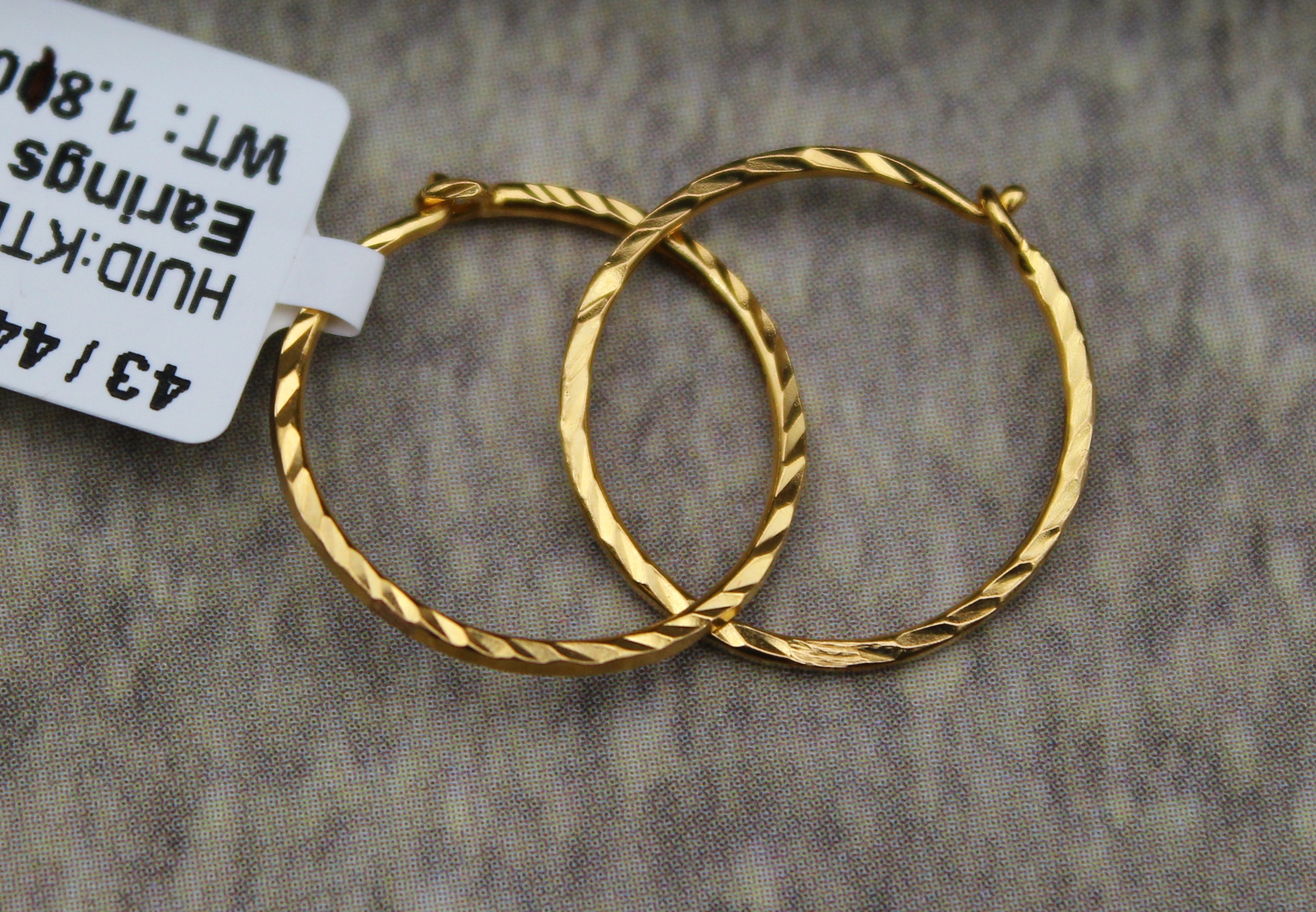 PLAIN EARRING