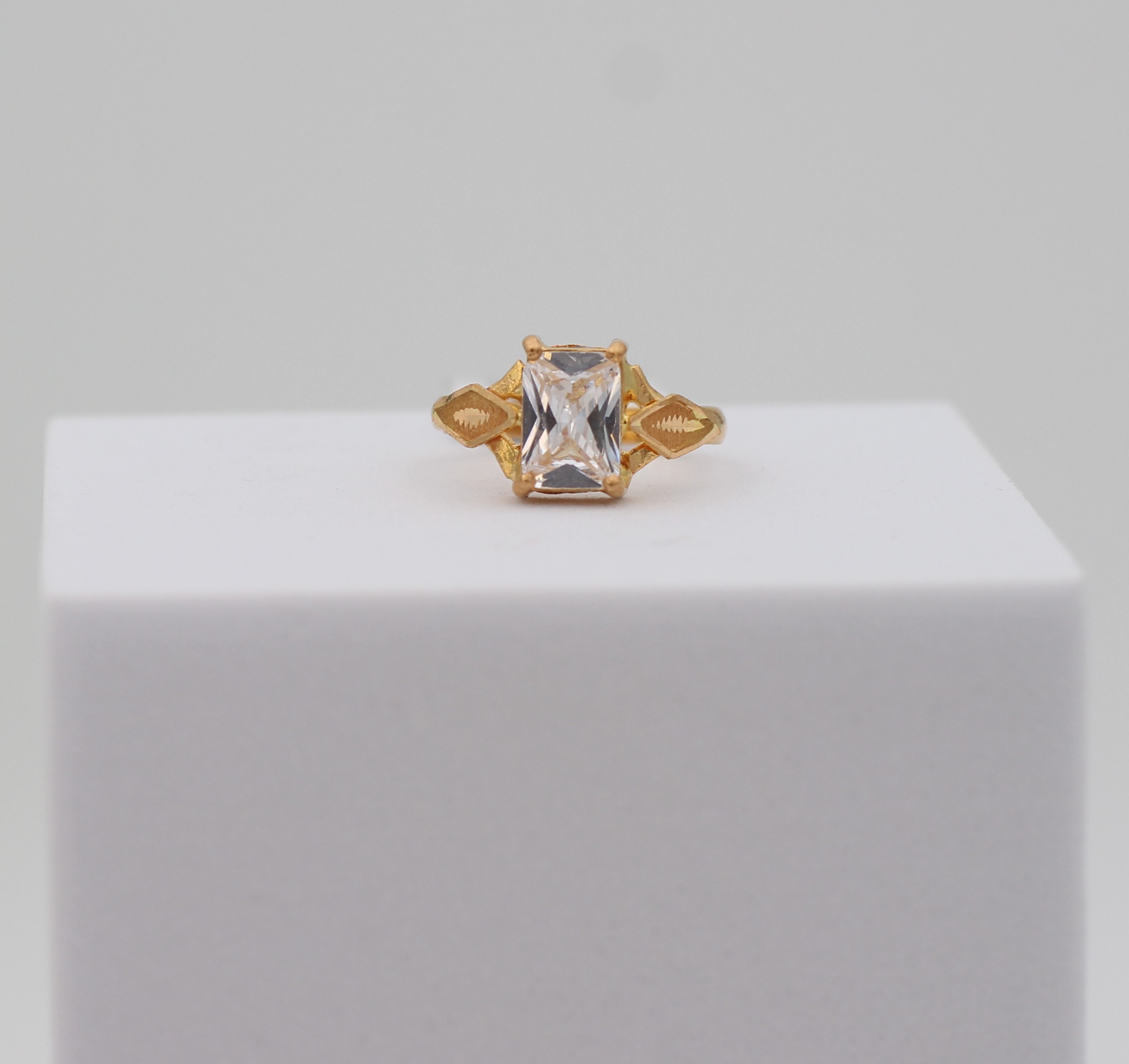 LADIES RING