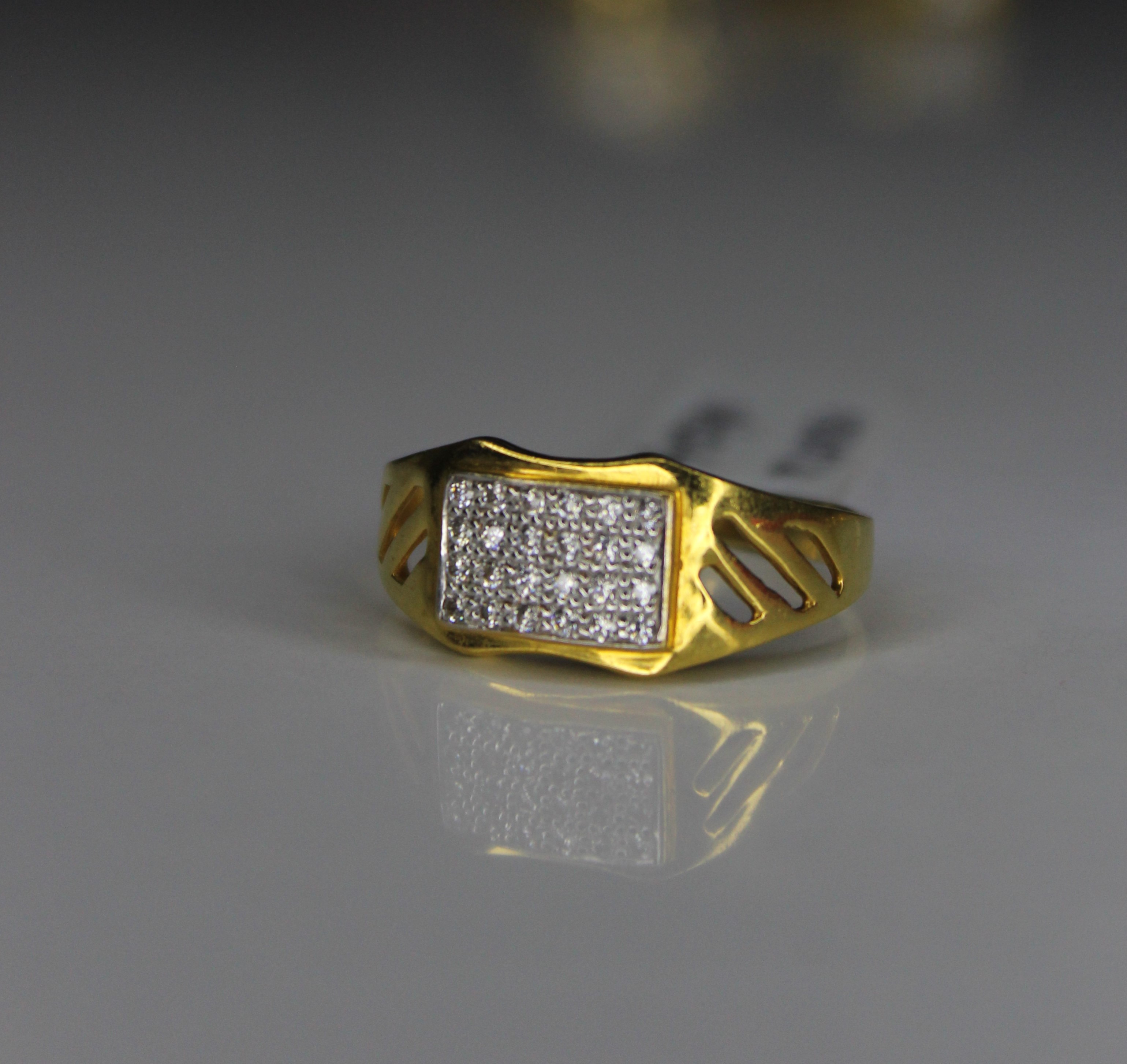 GENTS DESIGN GOLD RING 