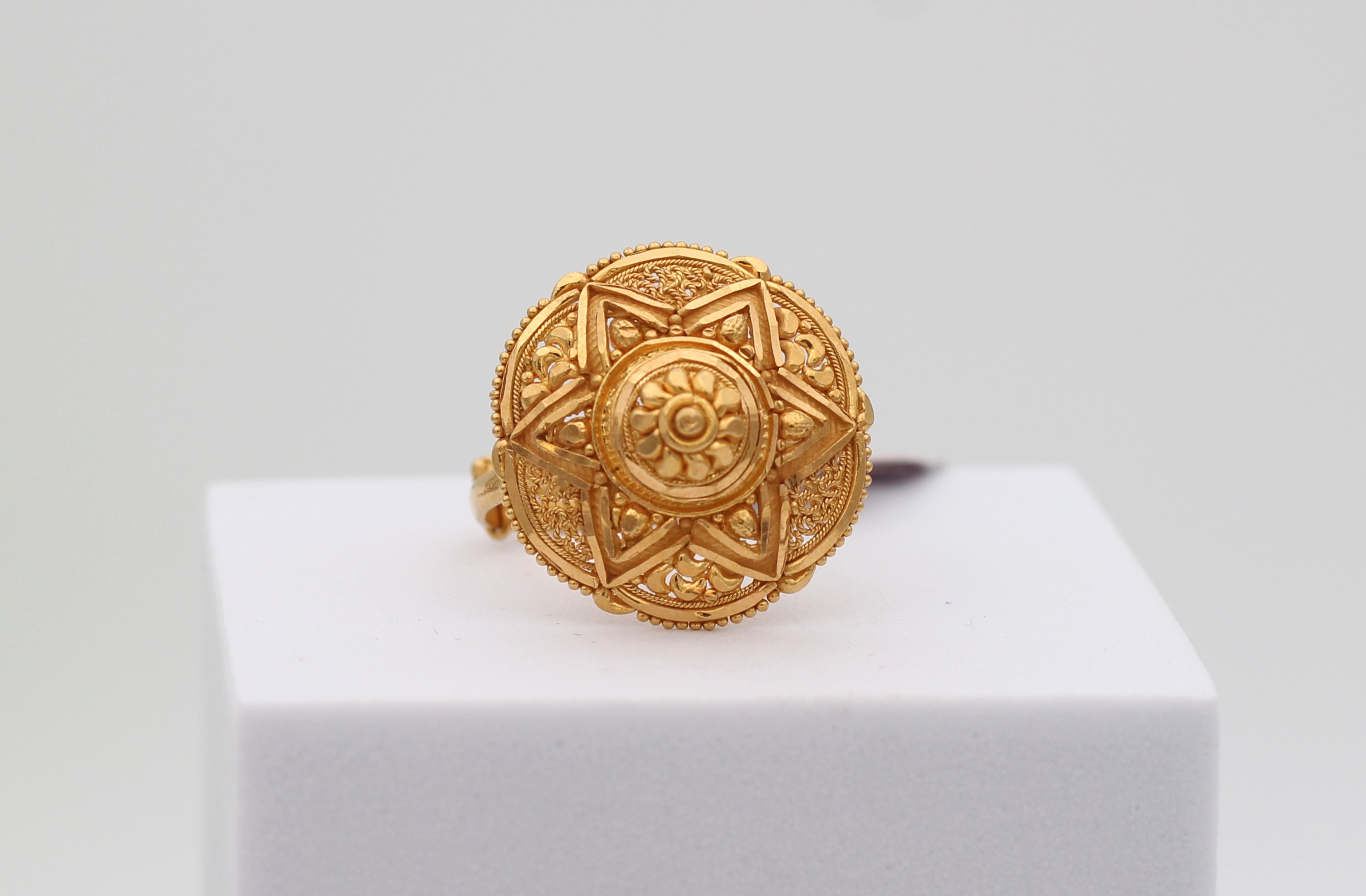 LADIES RING