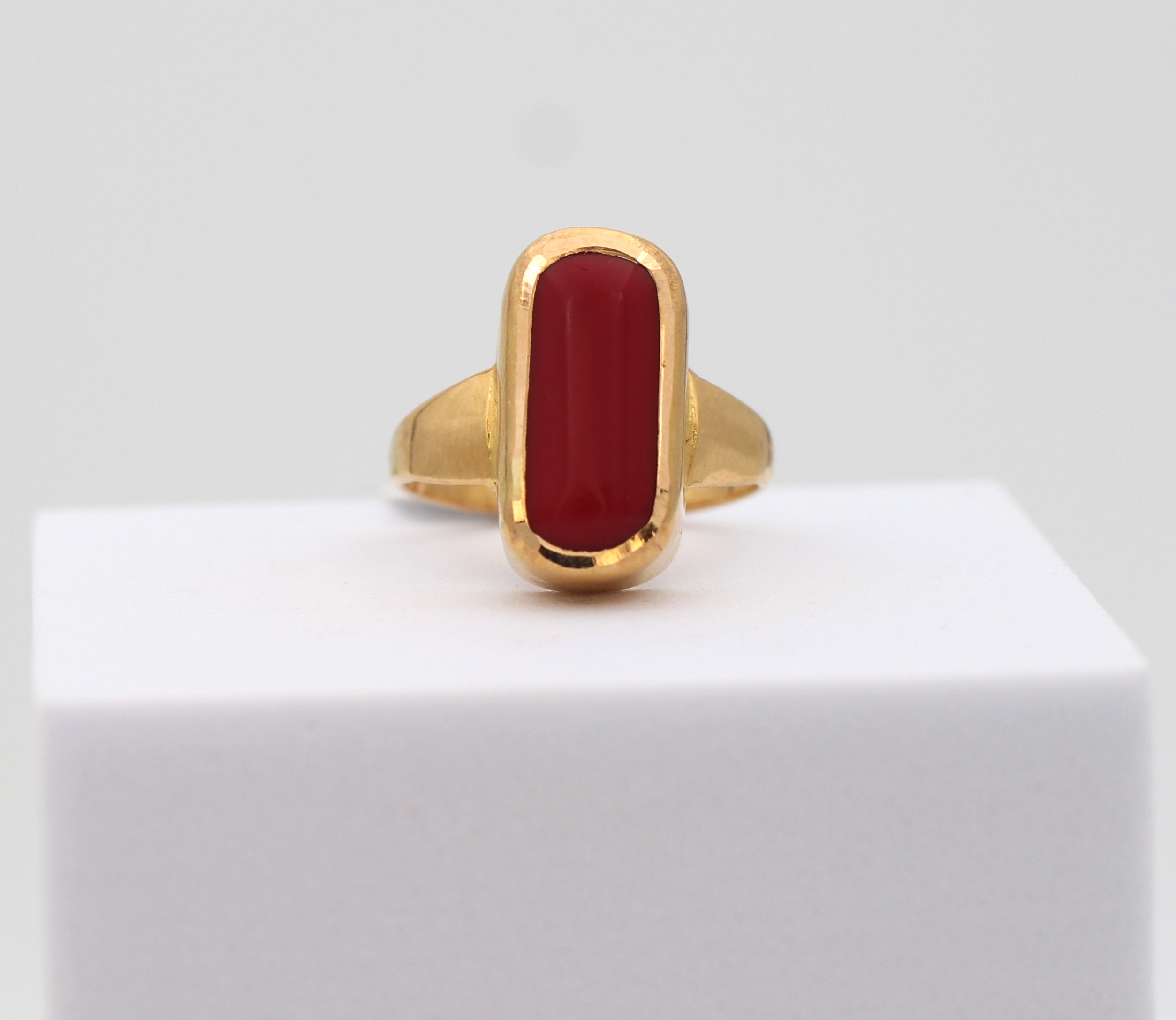 LADIES GOLD DESIGN RING