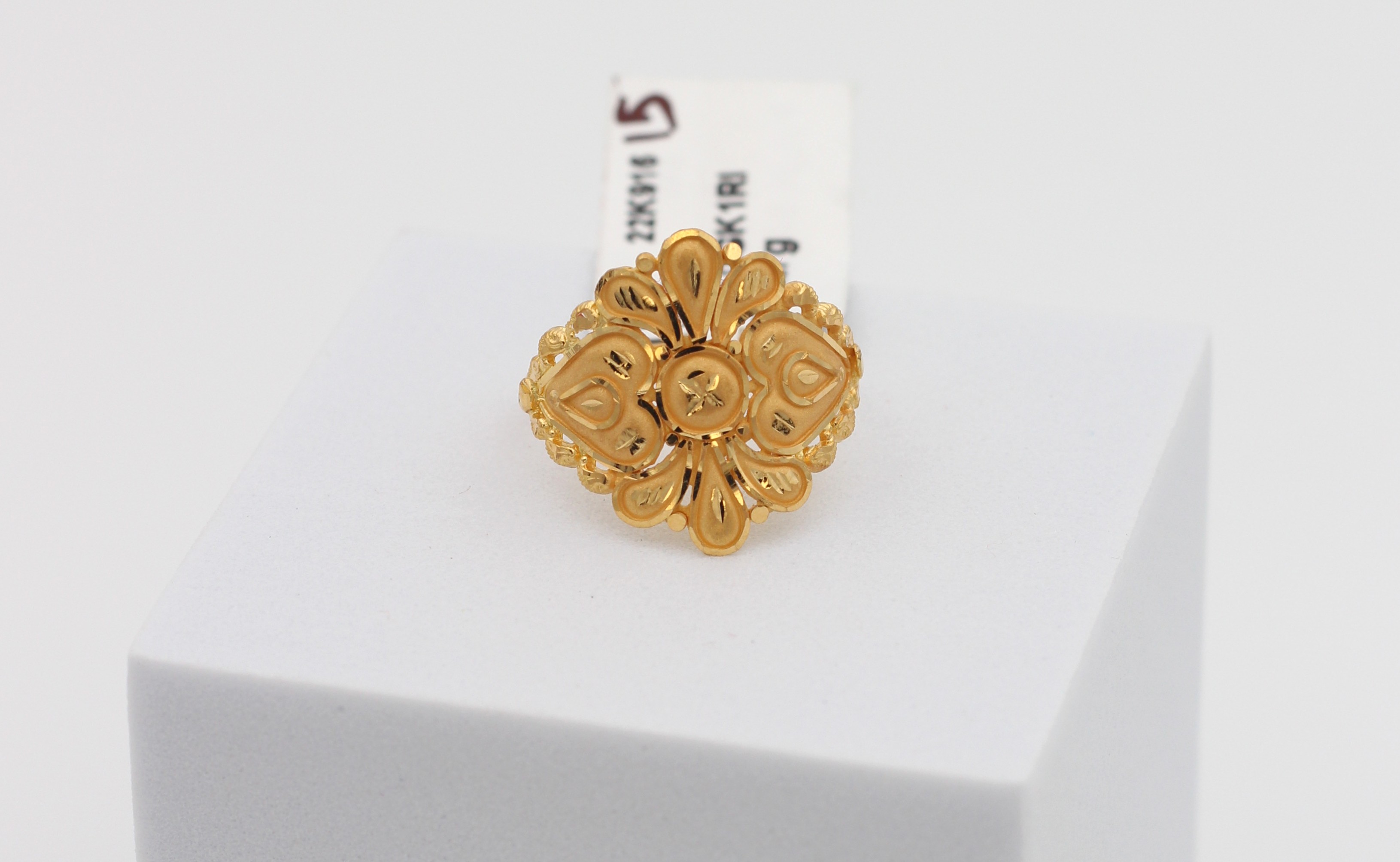 LADIES GOLD DESIGN RING