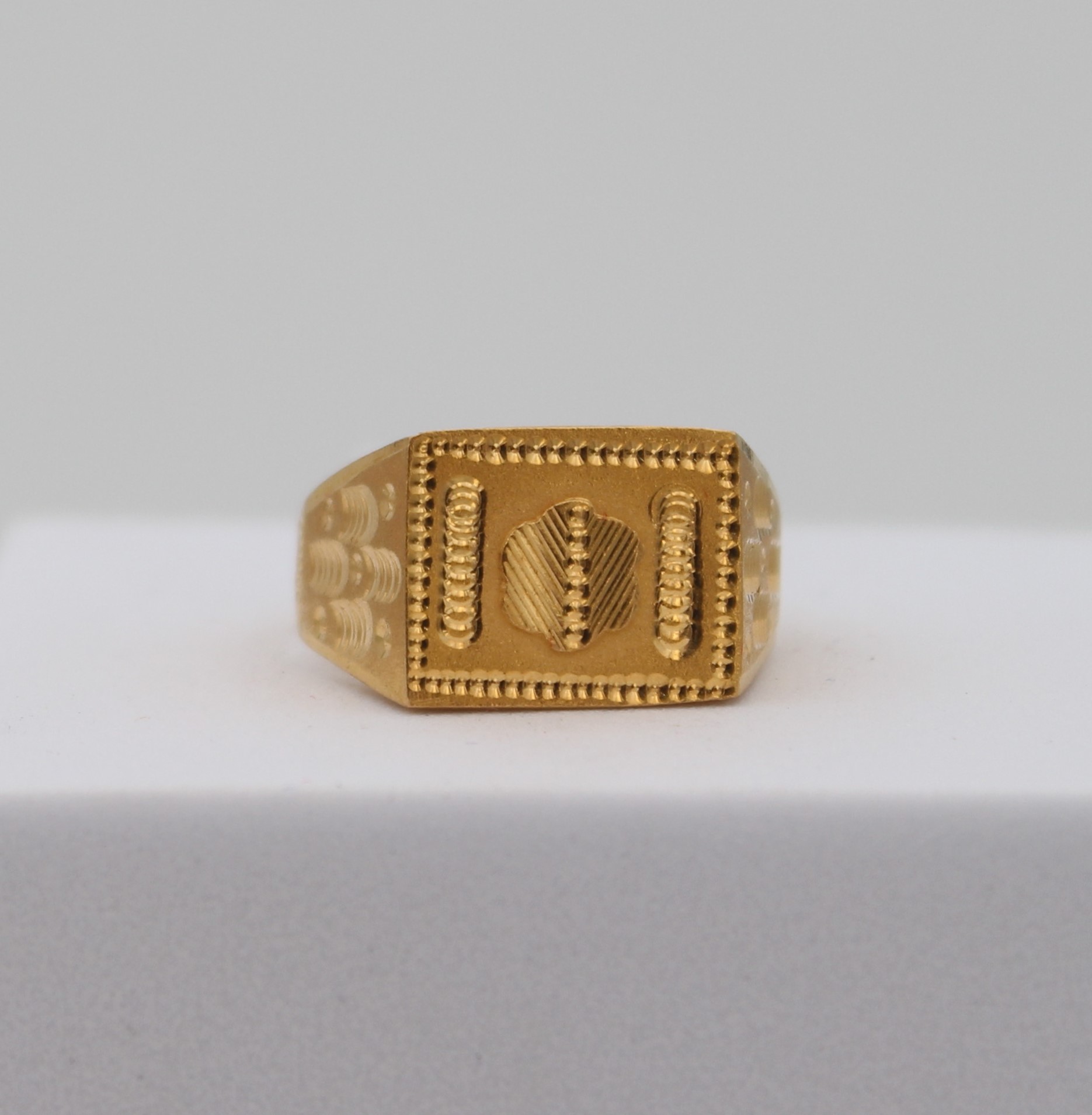 GENTS RING