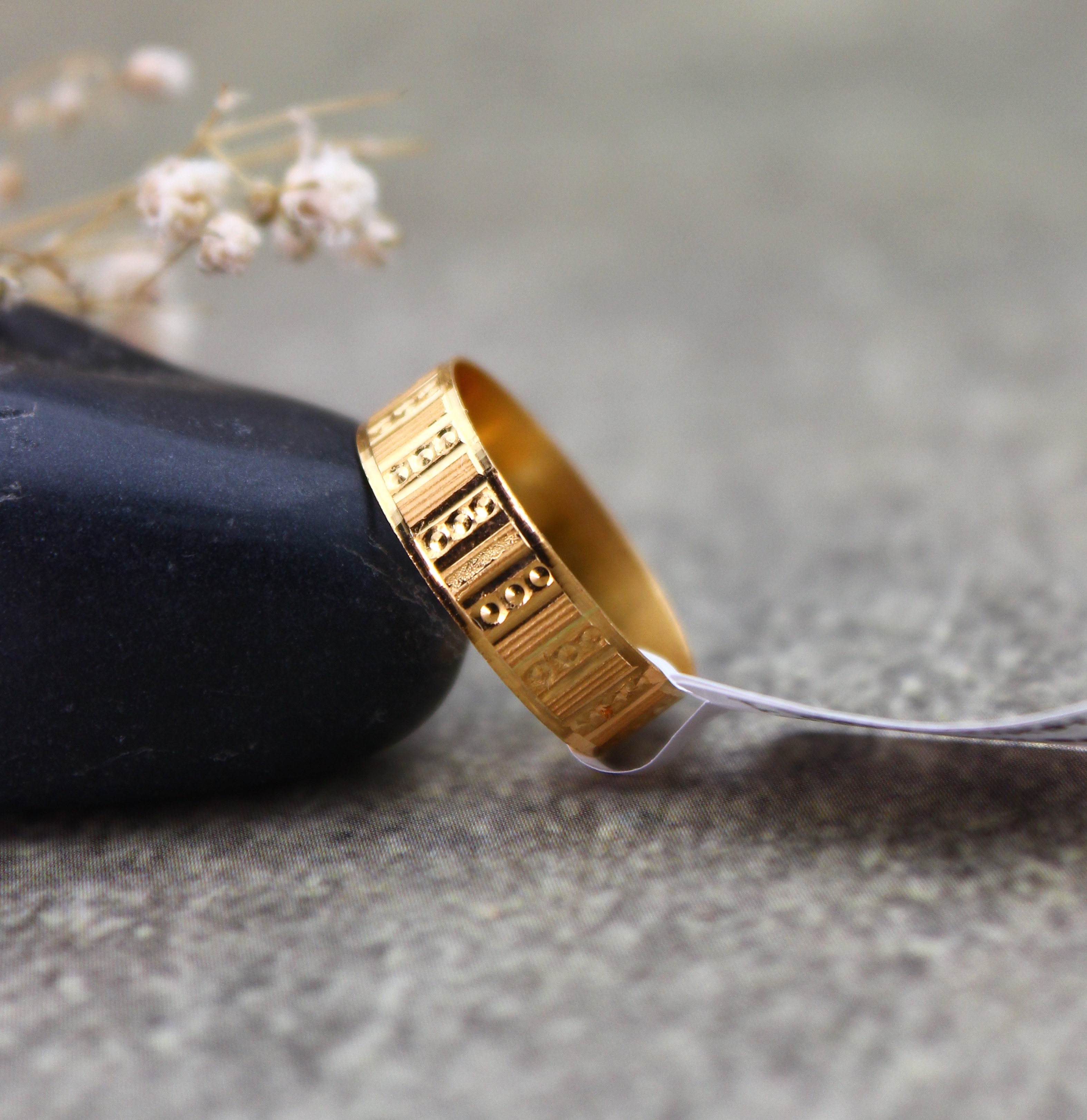 GENTS DESIGN GOLD RING 