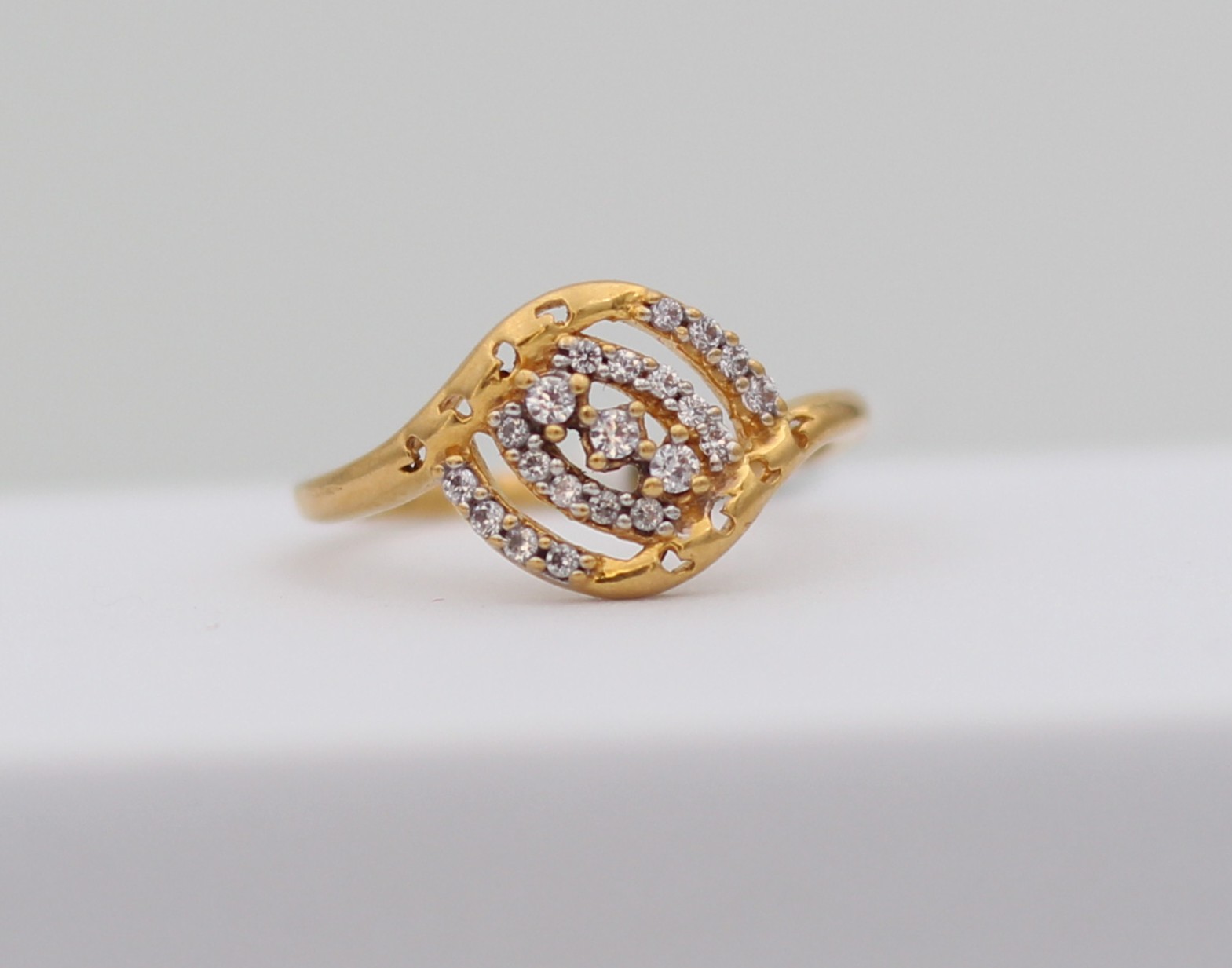 LADIES RING