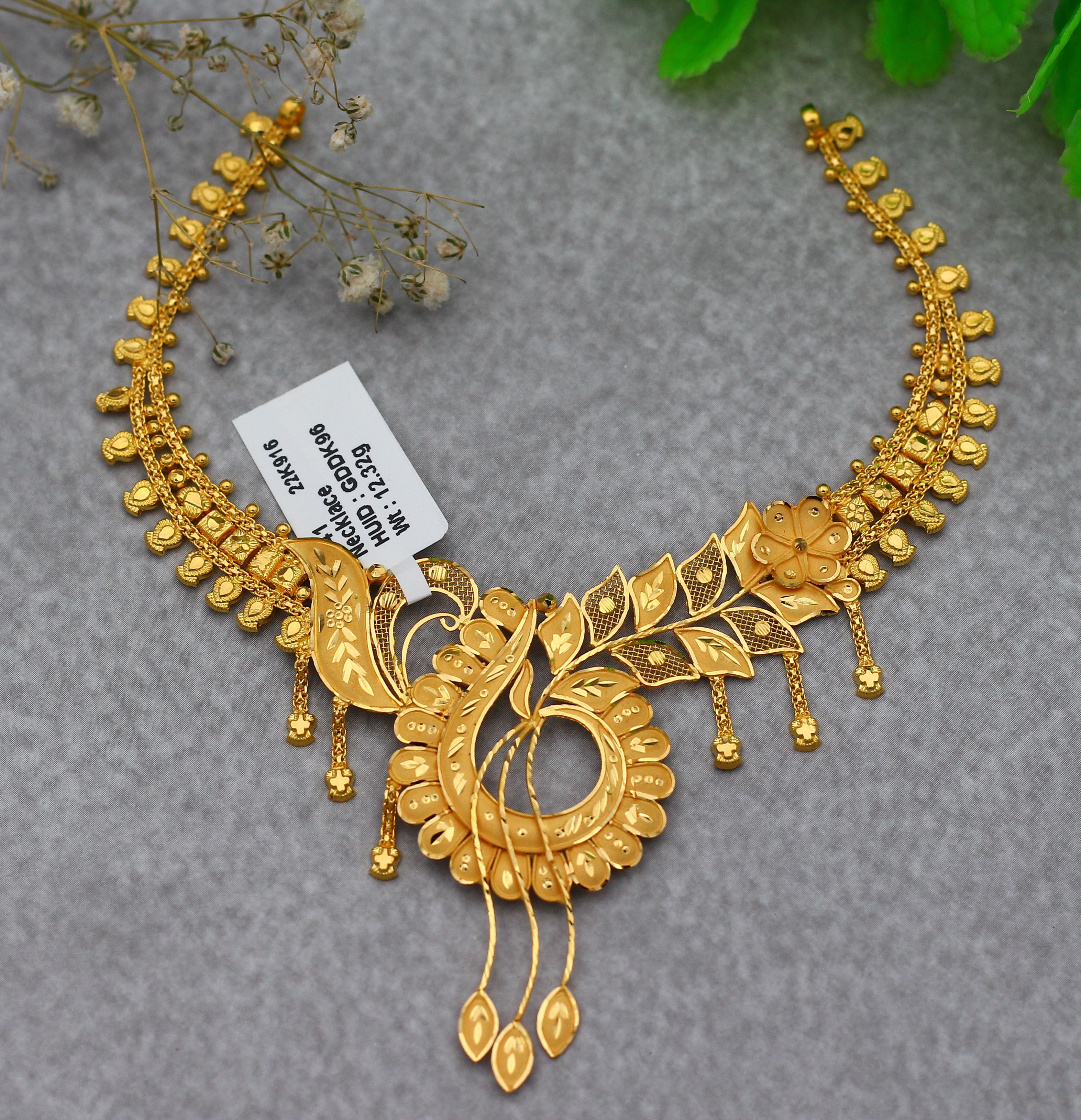 NECKLACE