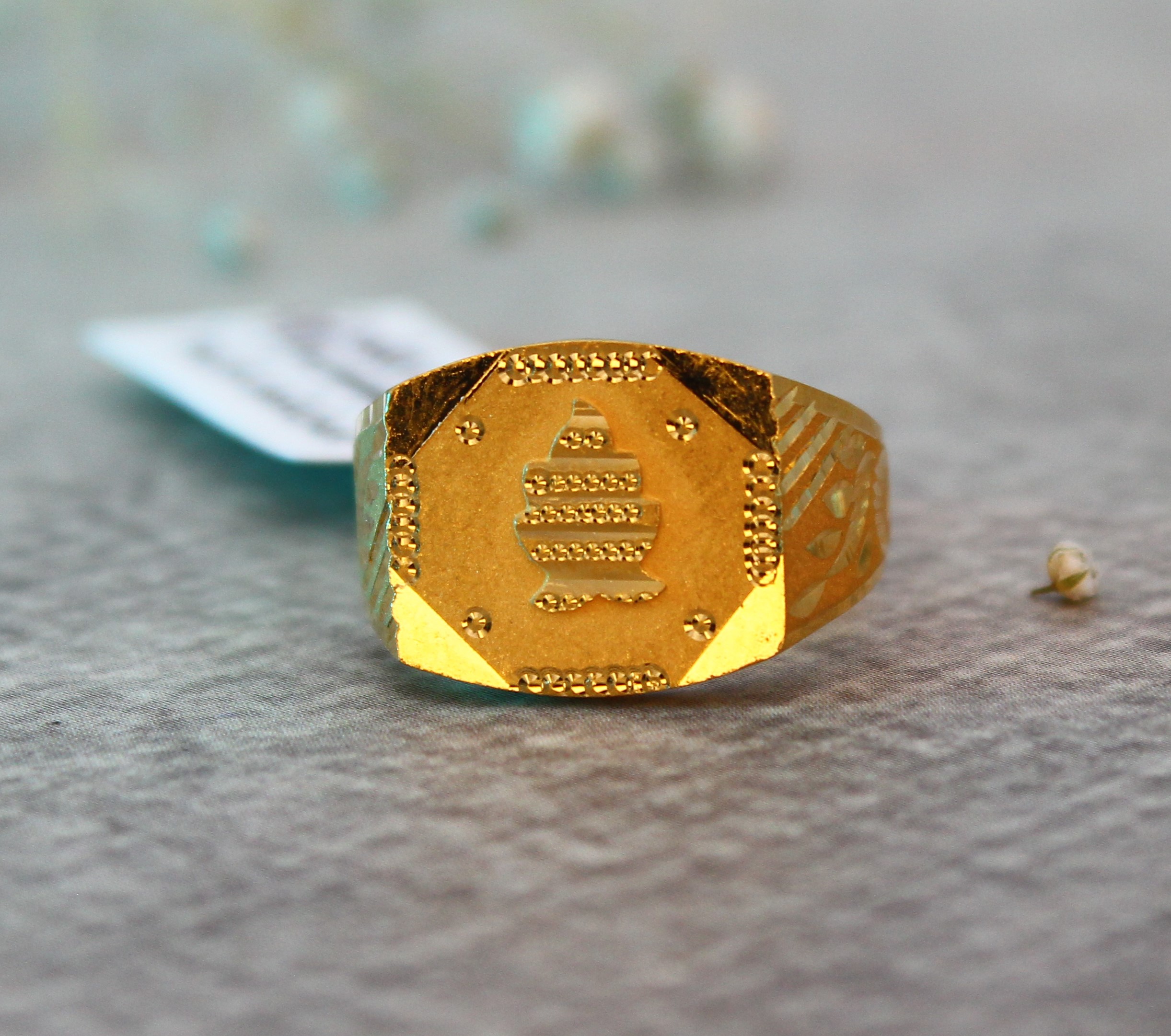 GENTS DESIGN GOLD RING 