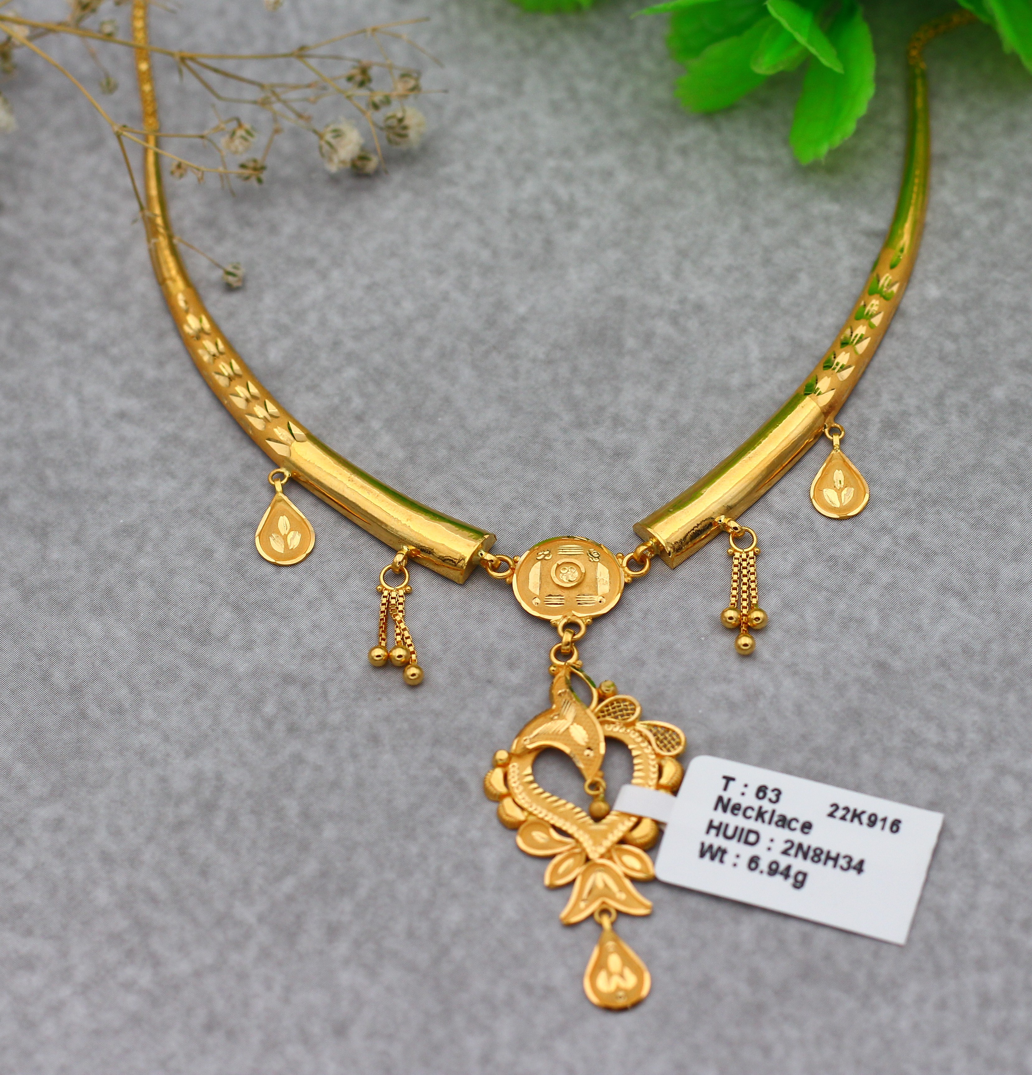 NECKLACE