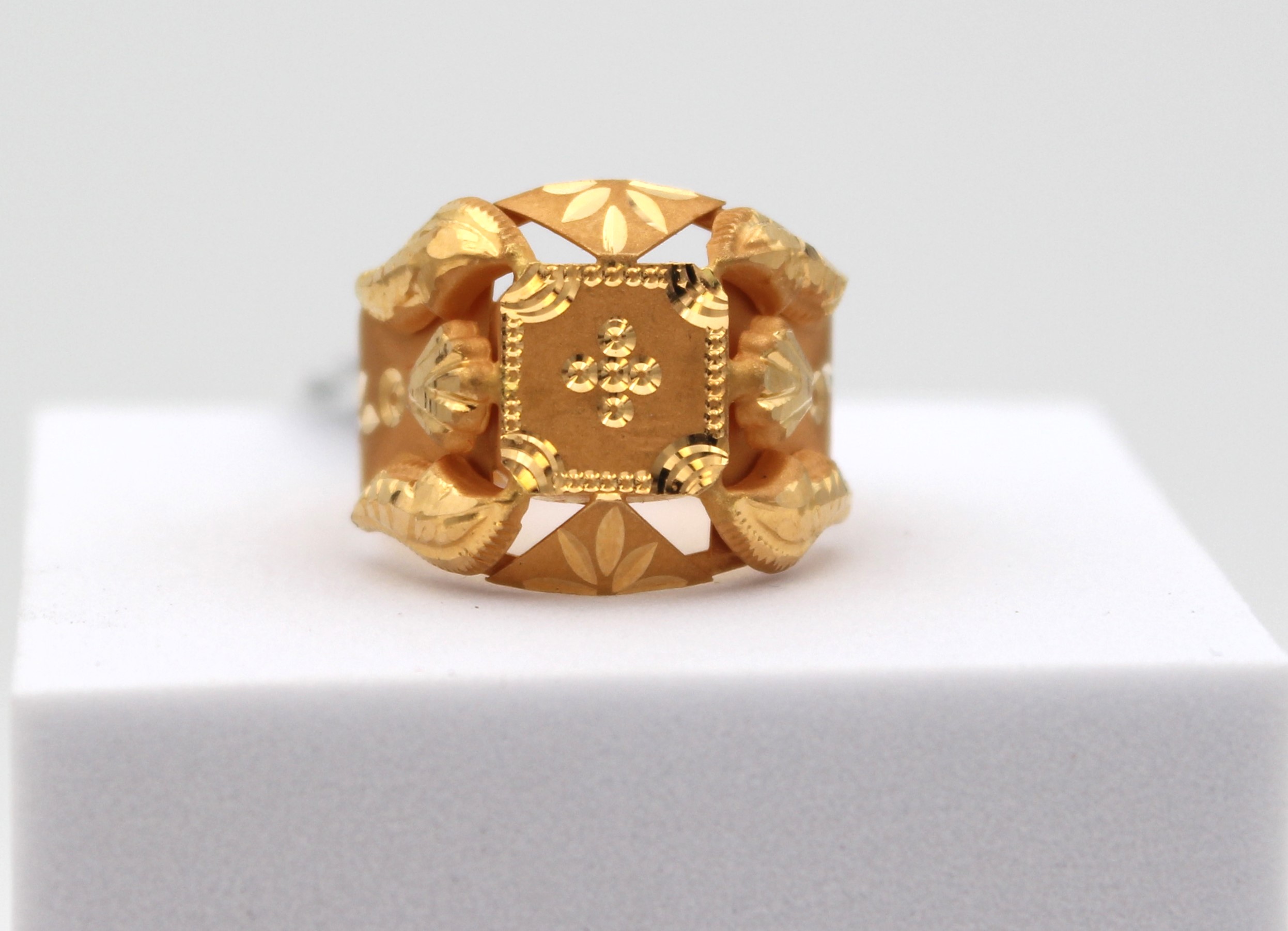GENTS RING