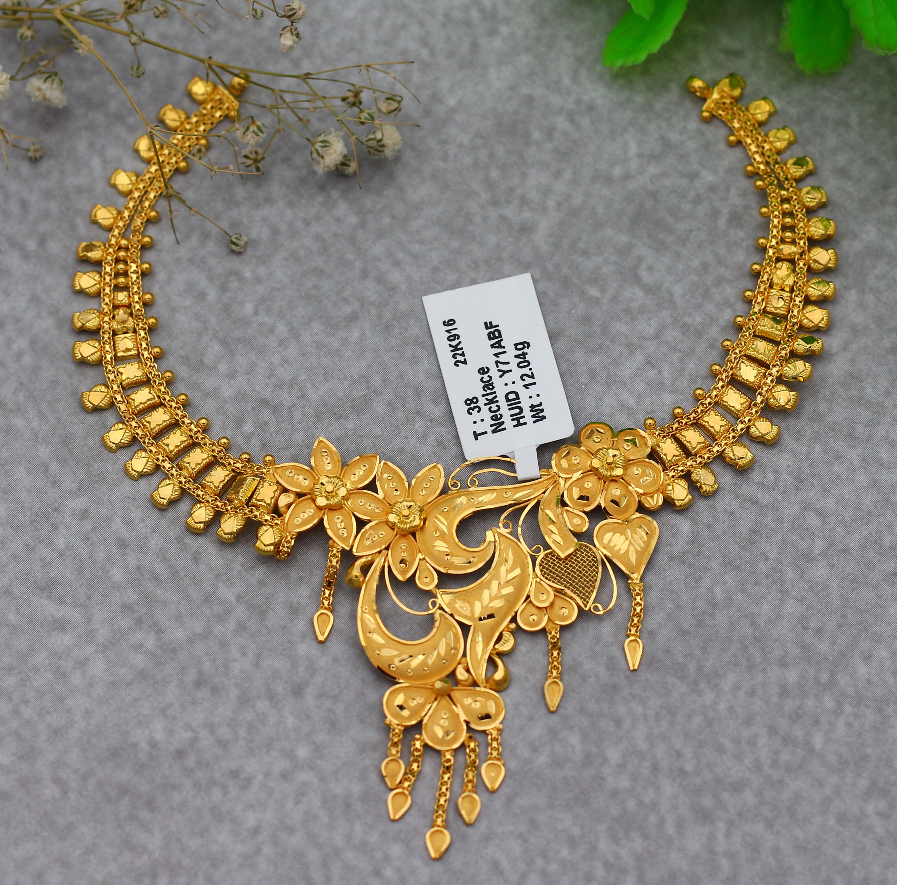NECKLACE