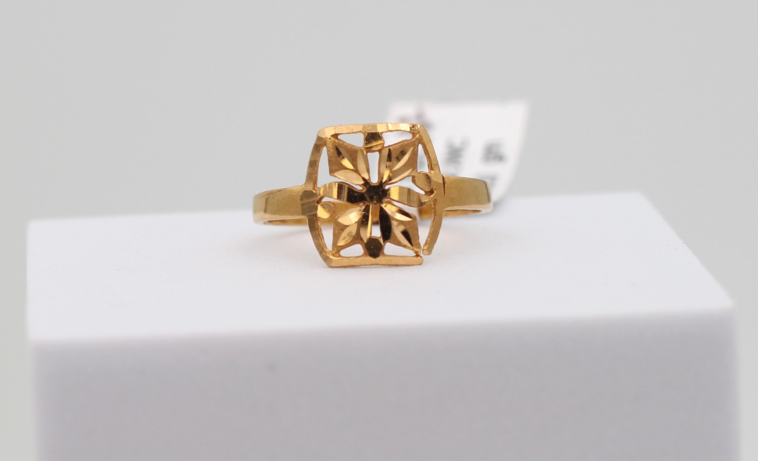 LADIES RING