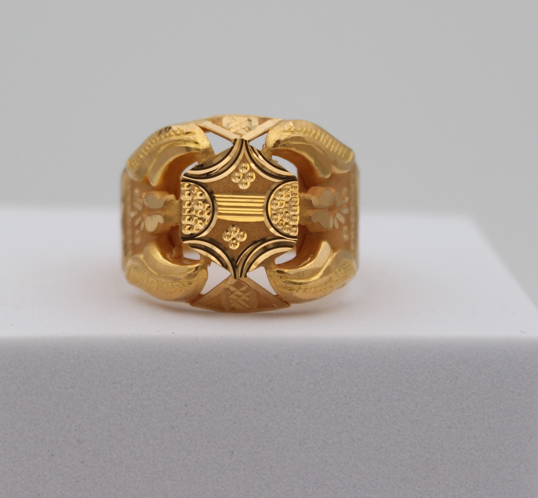 GENTS RING