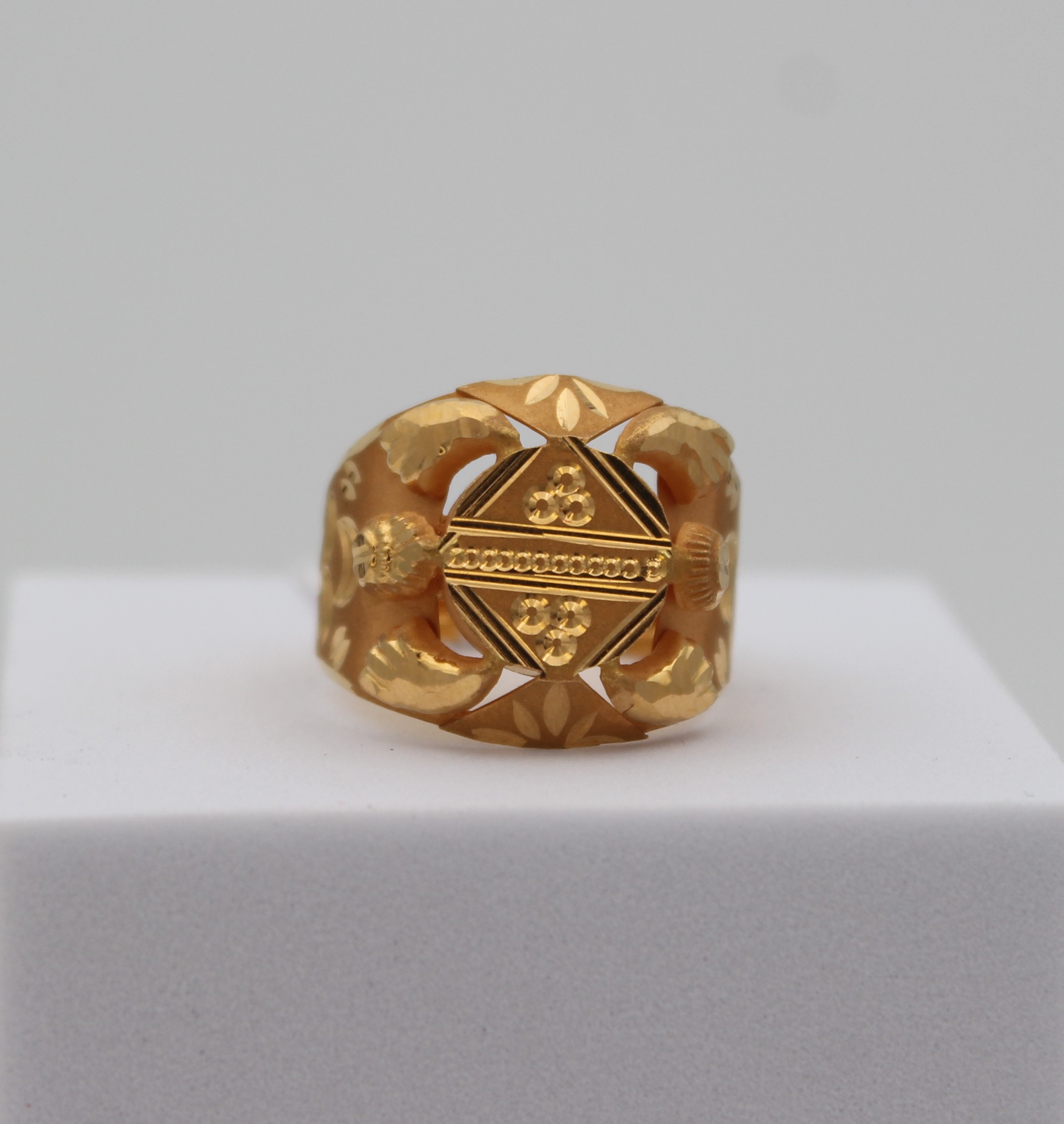 GENTS RING
