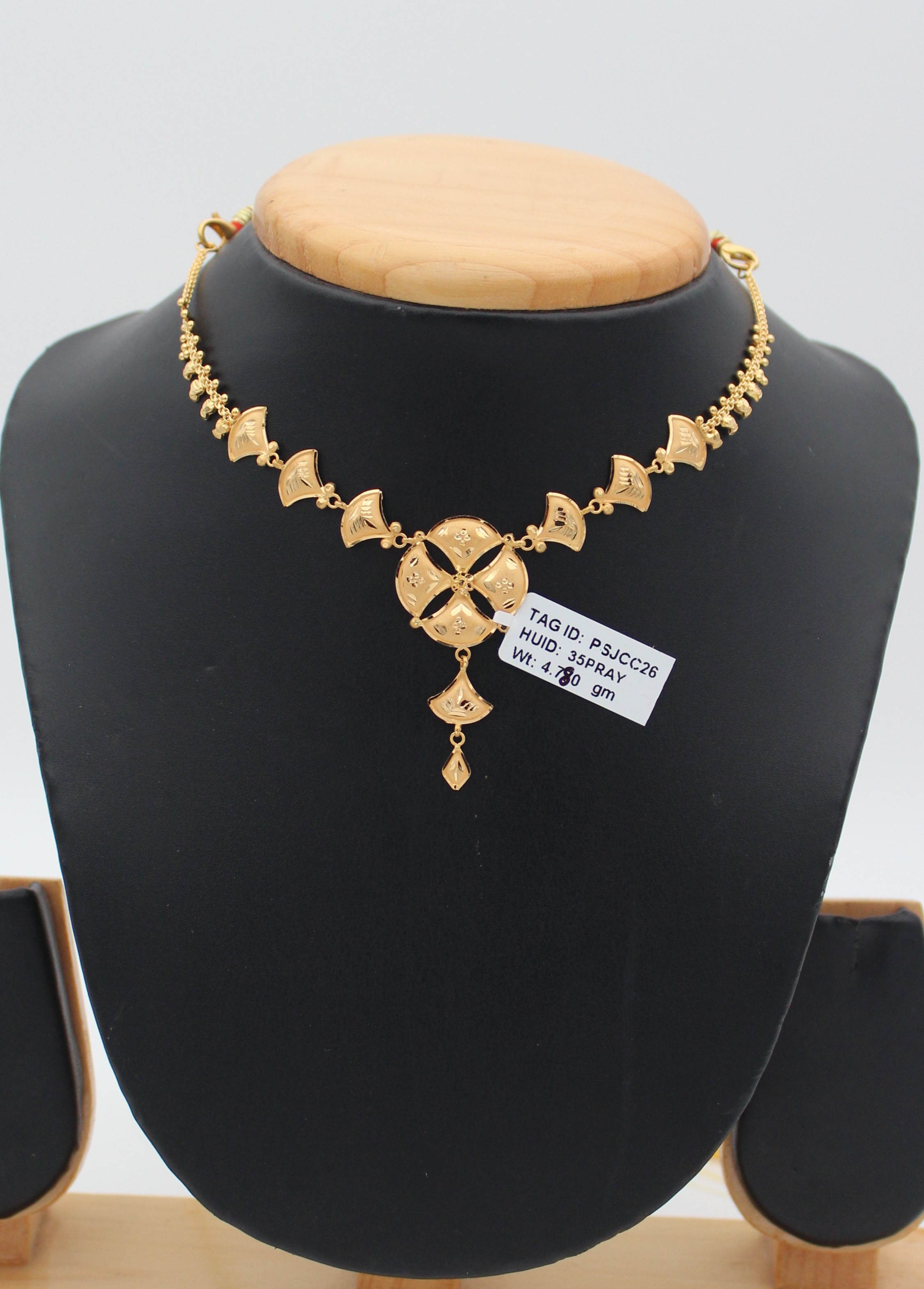 NECKLACE