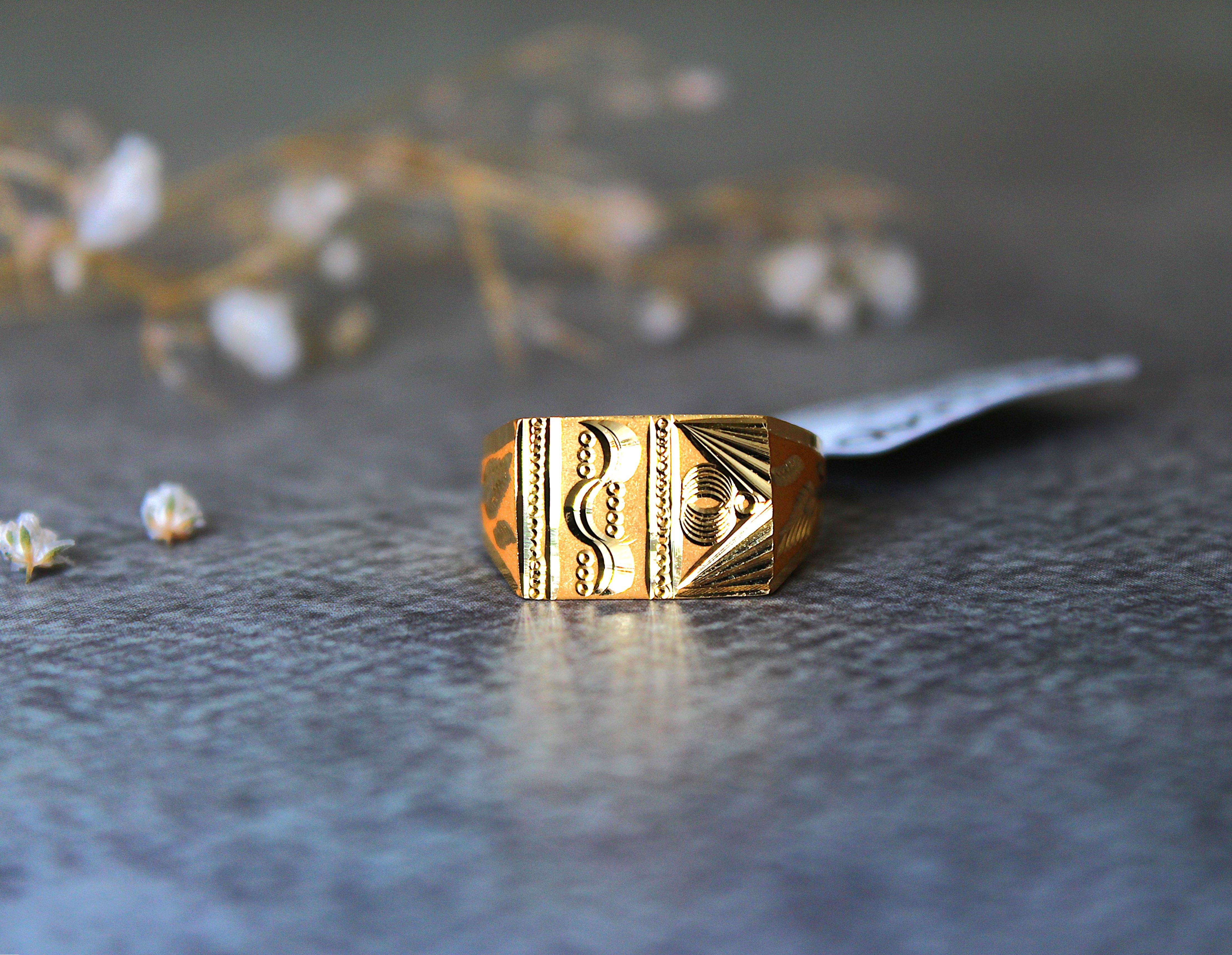GENTS DESIGN GOLD RING 
