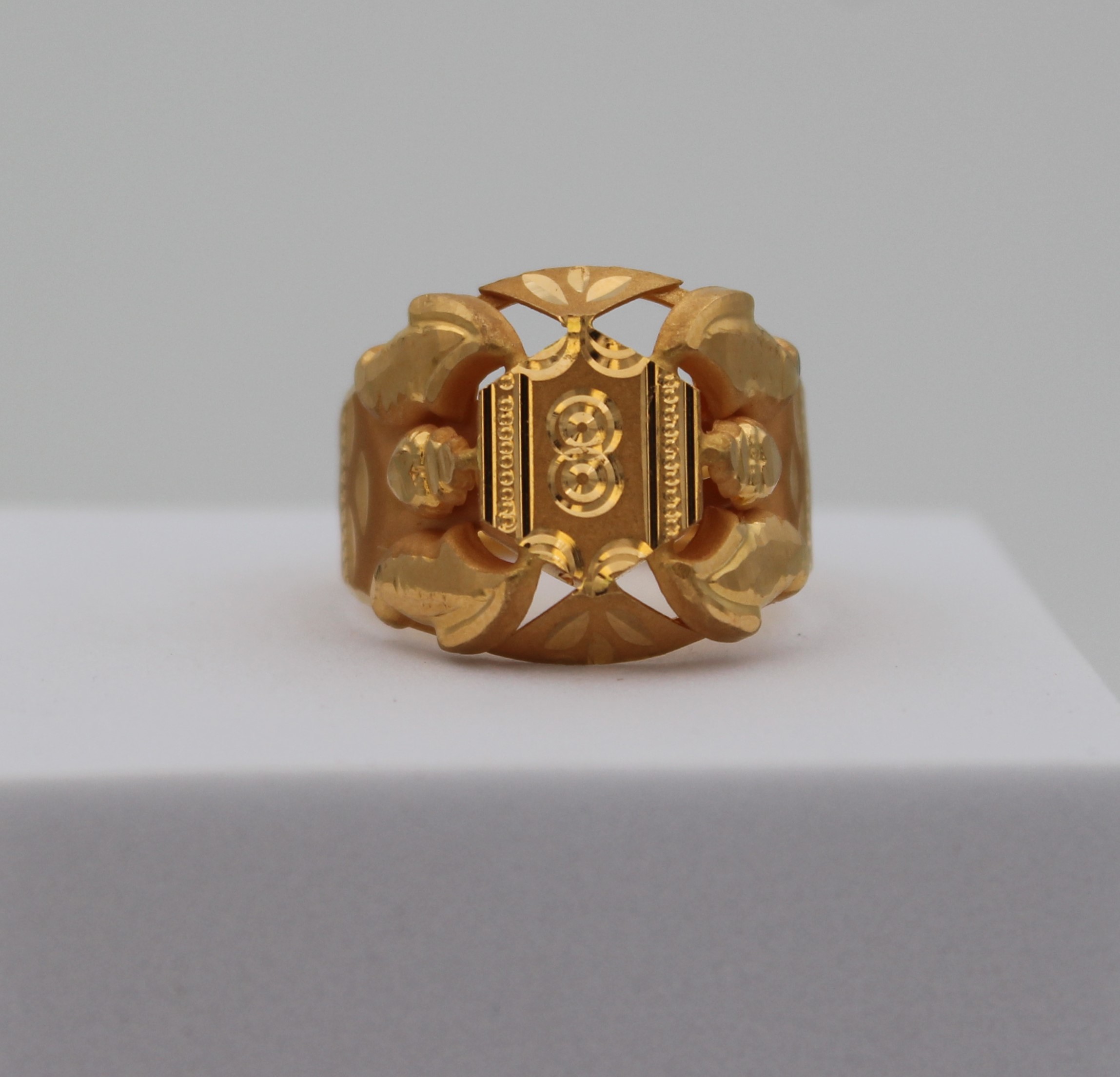 GENTS DESIGN GOLD RING 