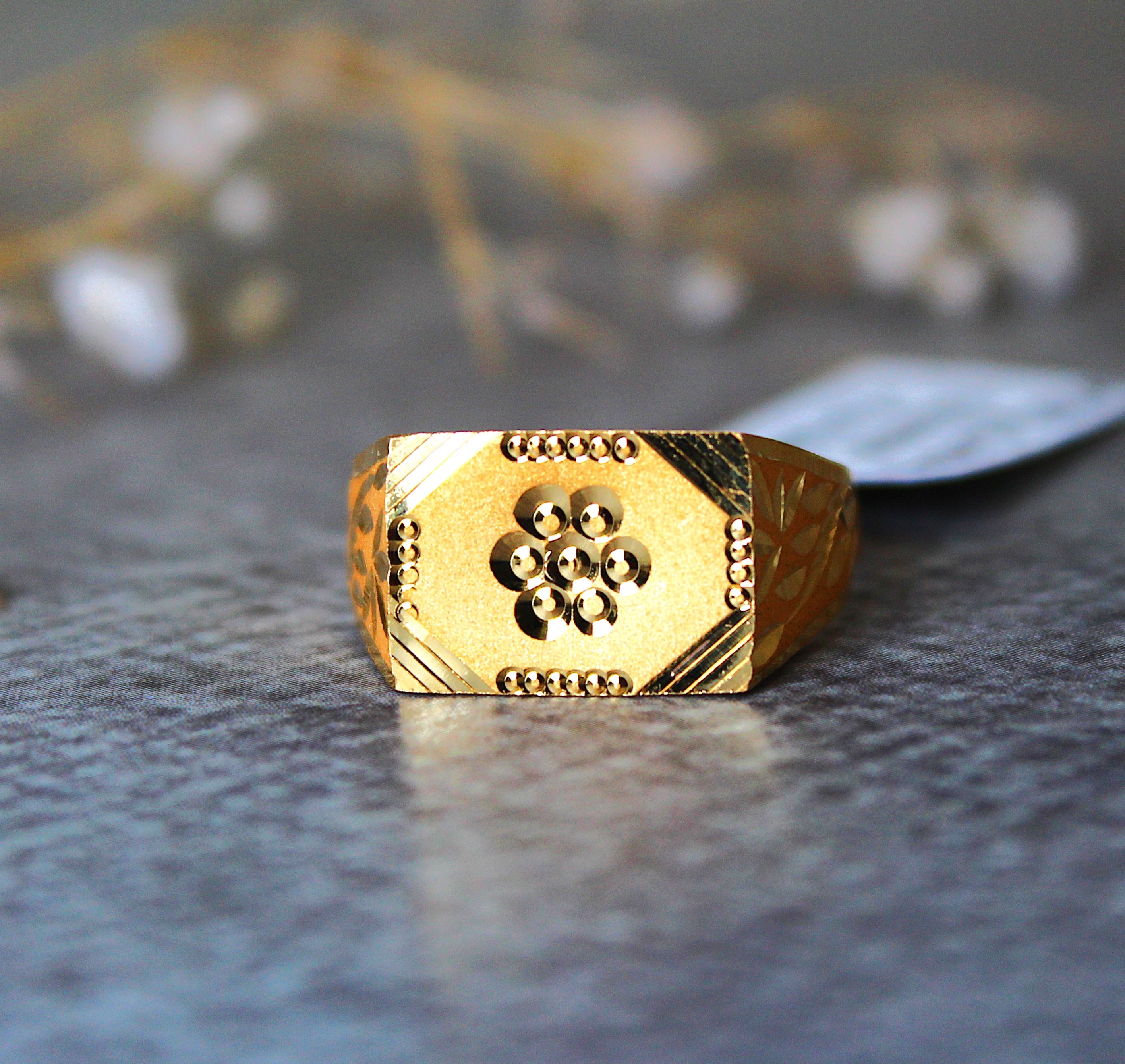 GENTS DESIGN GOLD RING 