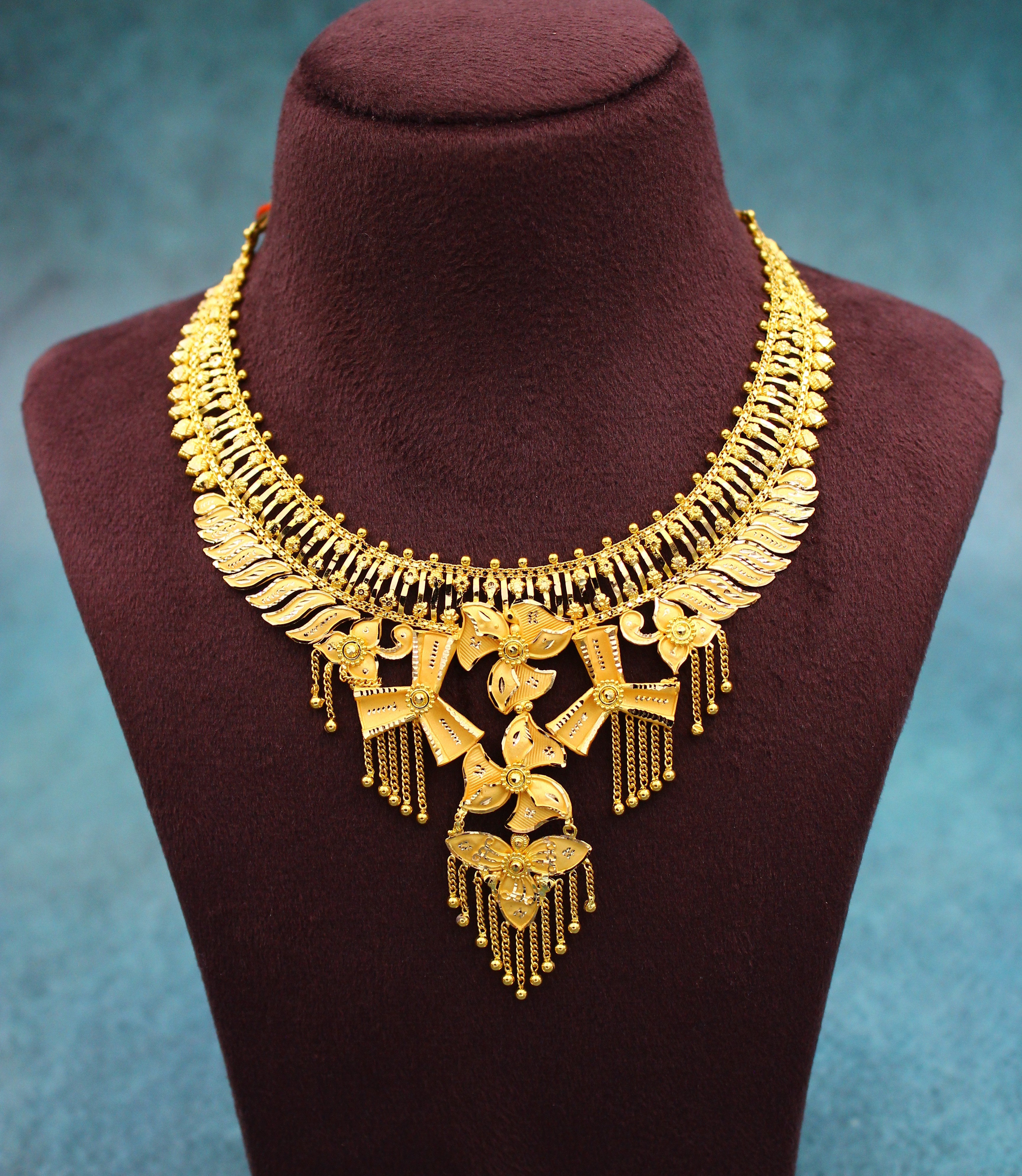 NECKLACE