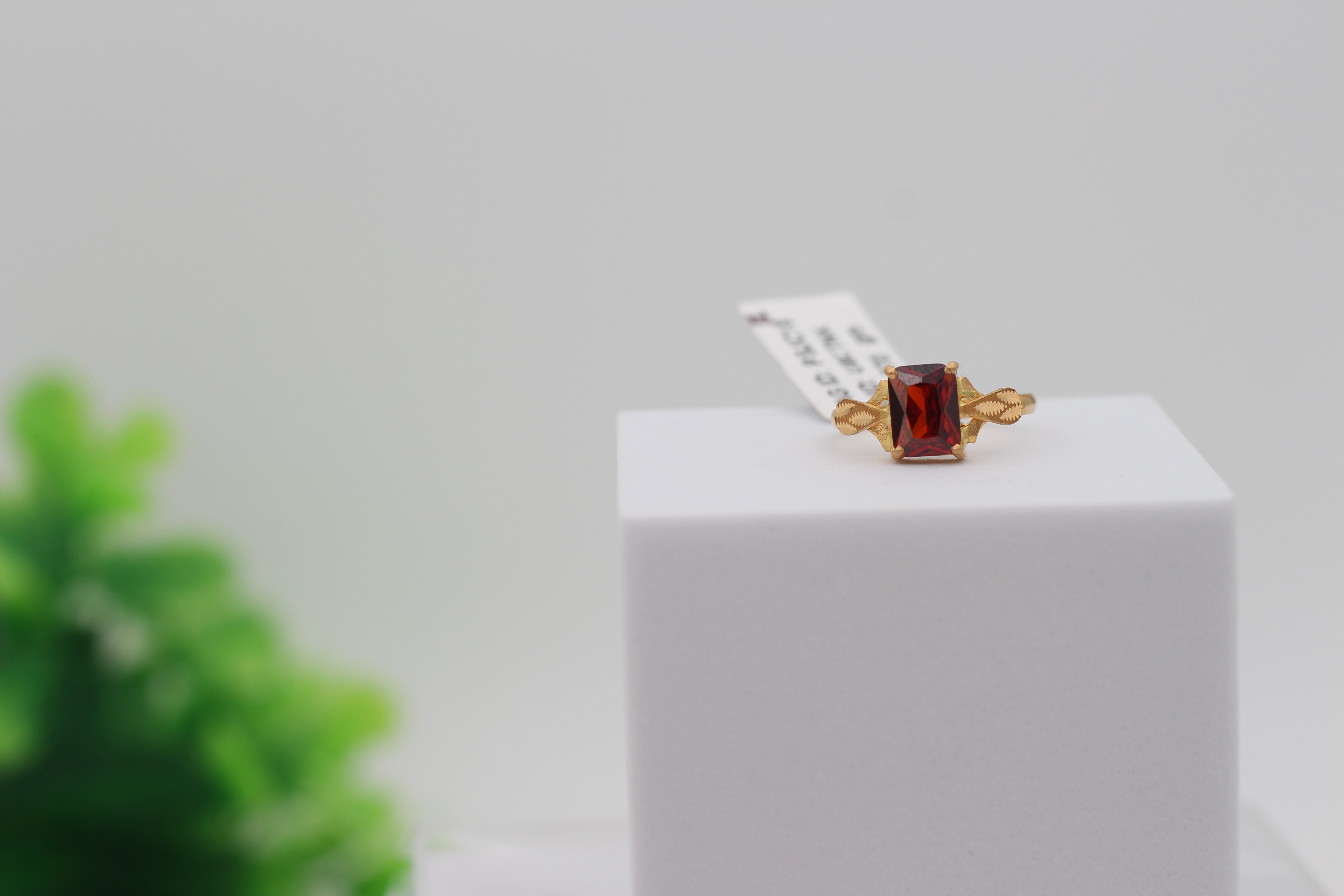 LADIES GOLD DESIGN RING