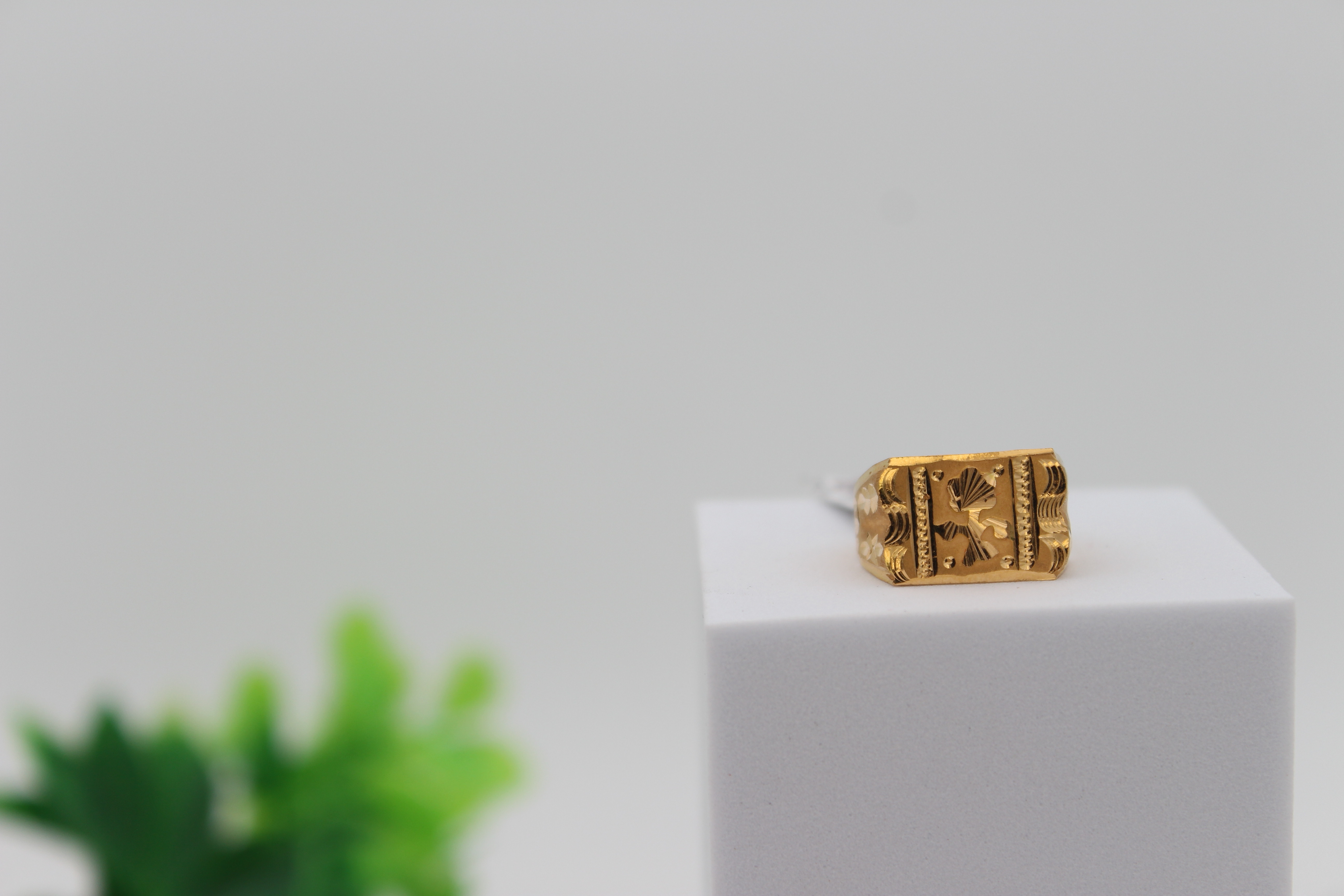 GENTS DESIGN GOLD RING 