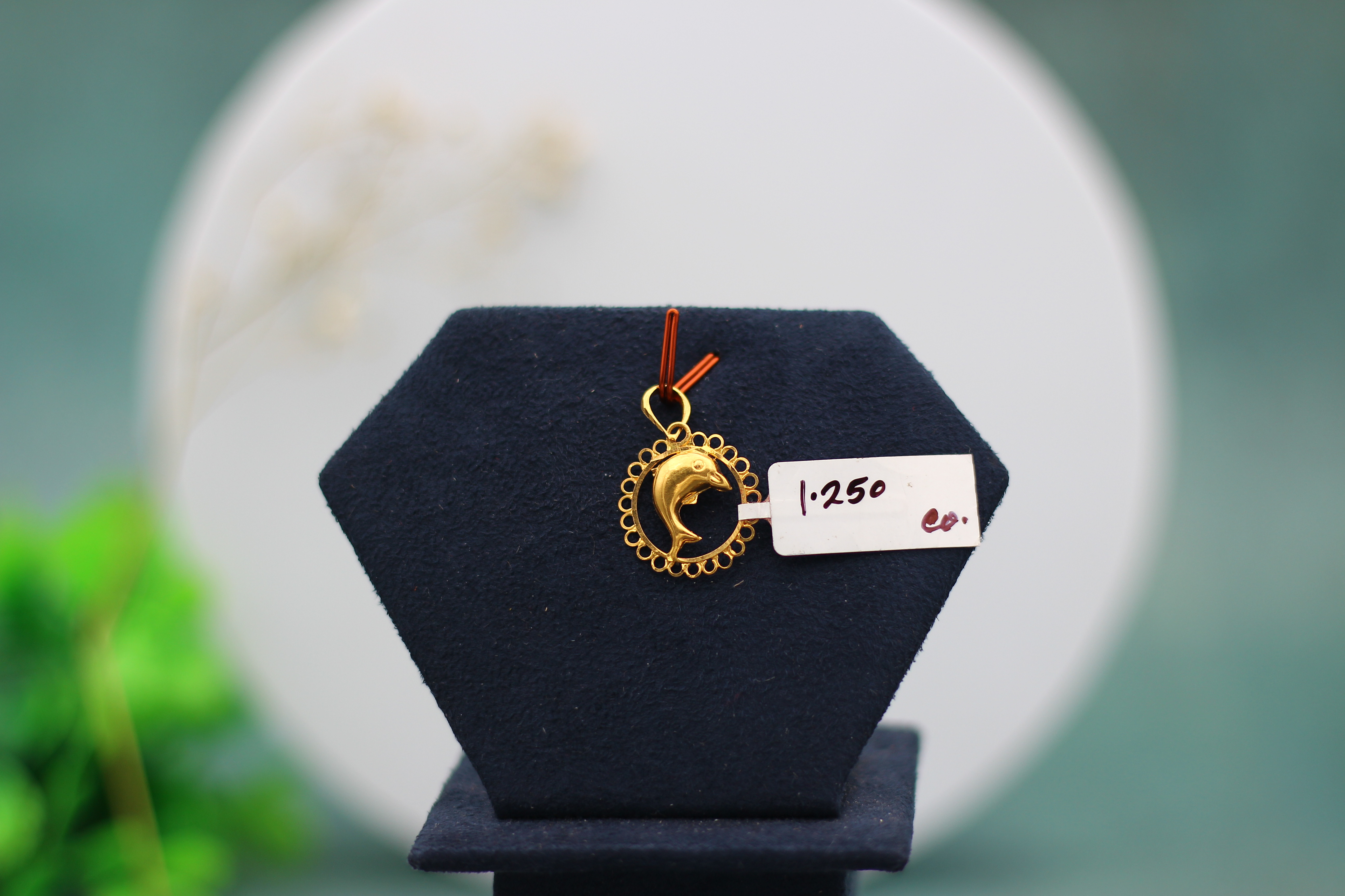 LOCKET (GOLD LOCKET)